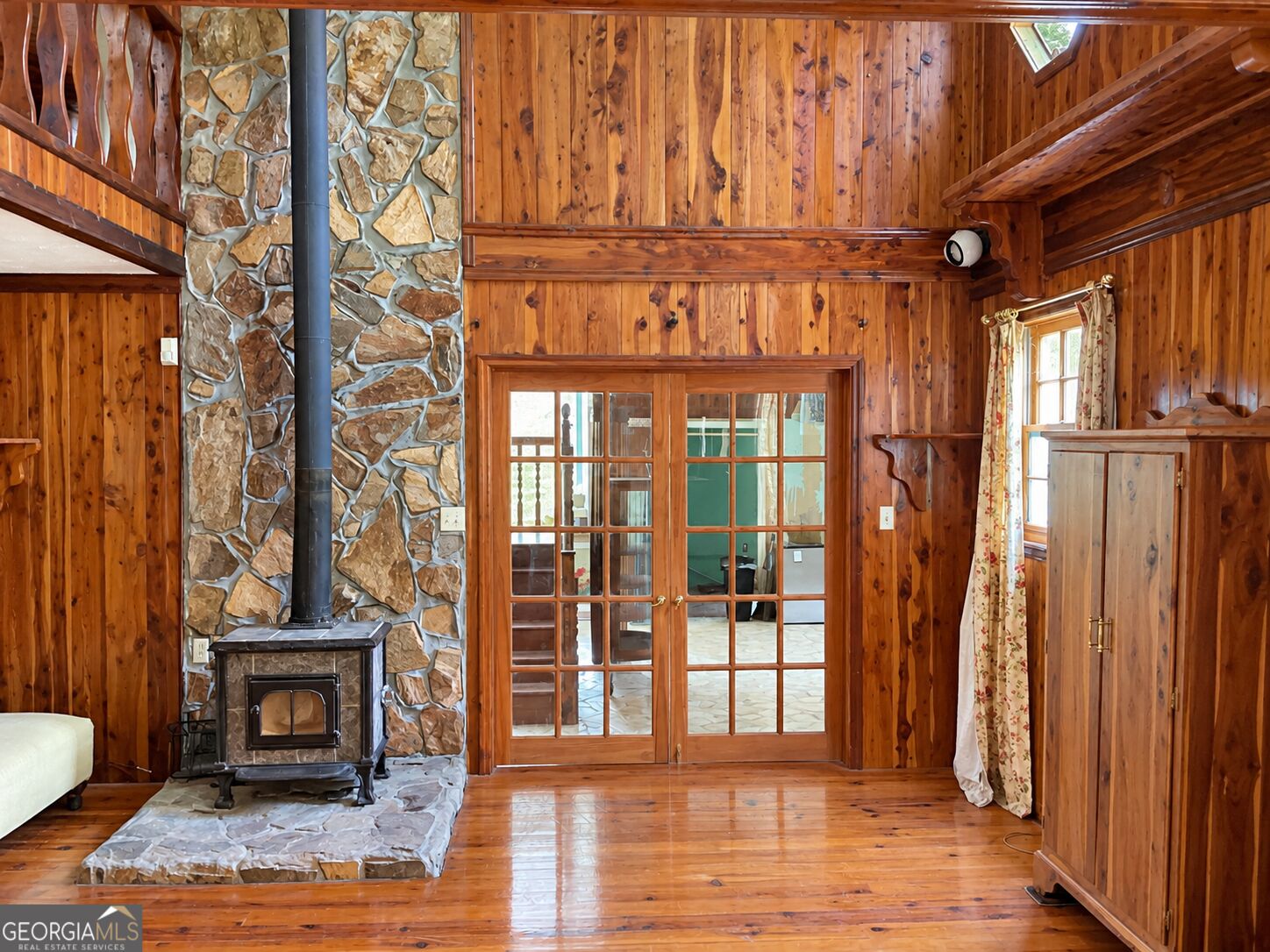 220 Ennis Road Property Photo 17