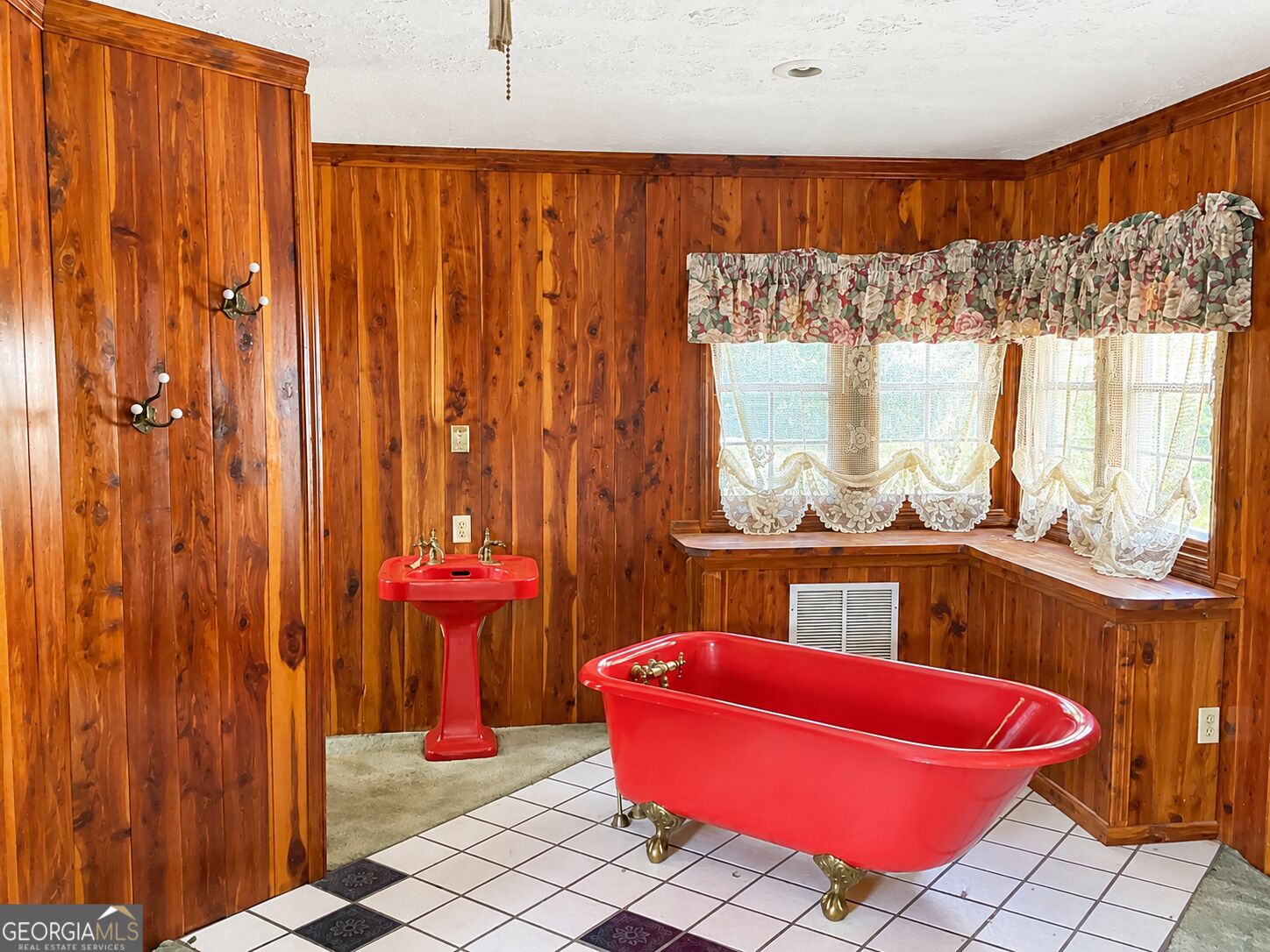 220 Ennis Road Property Photo 27