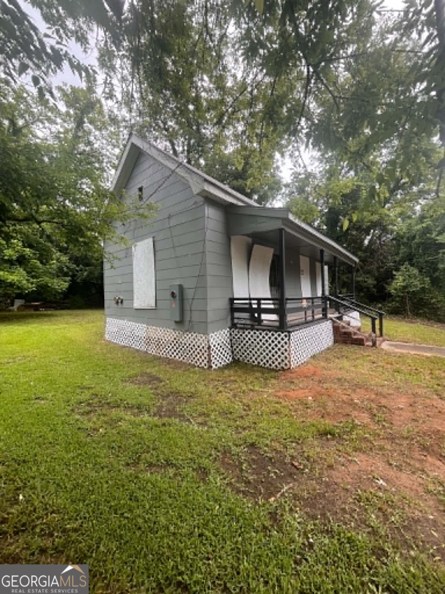 325 Fairview Avenue Property Photo 2