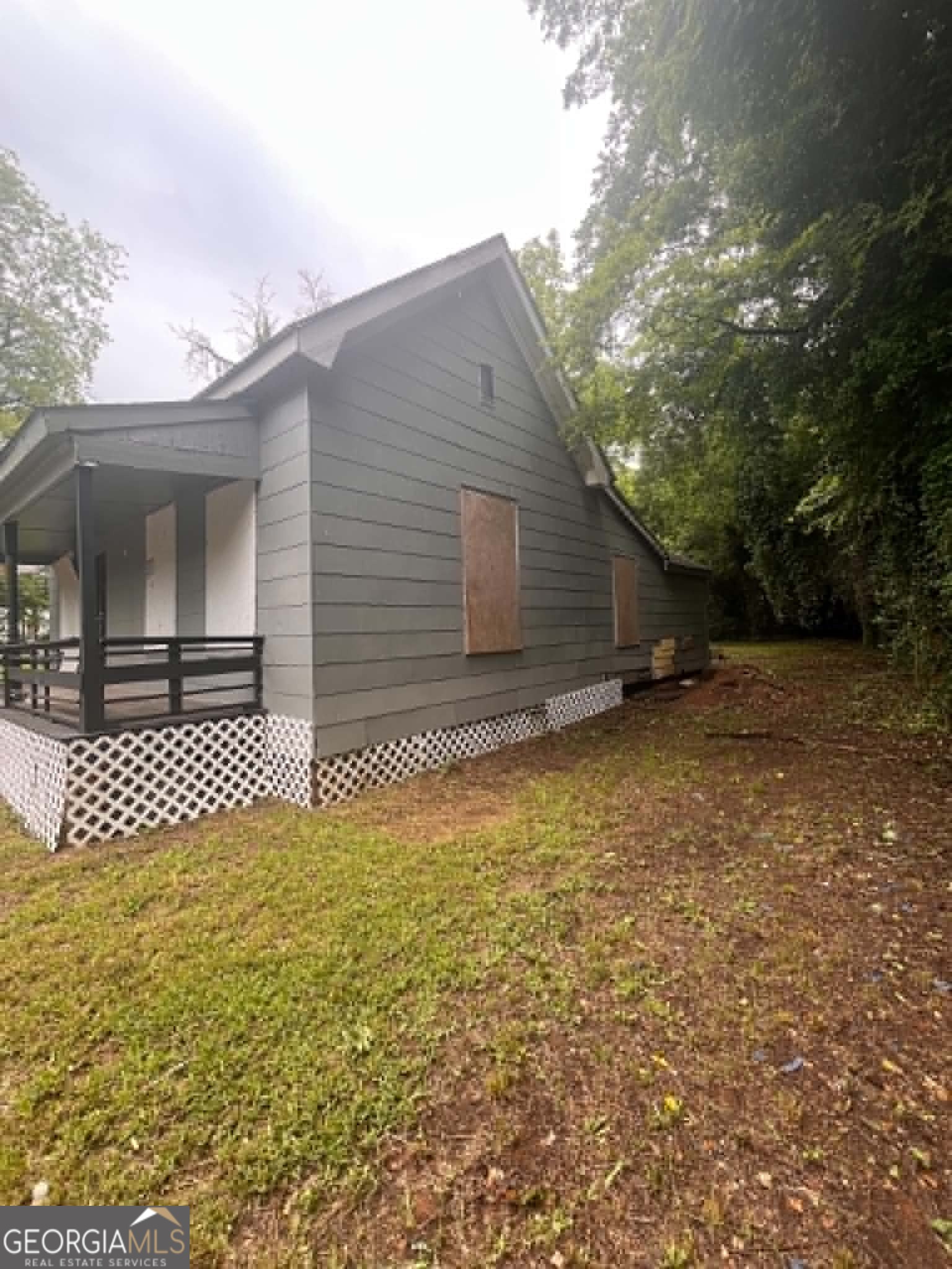 325 Fairview Avenue Property Photo 4