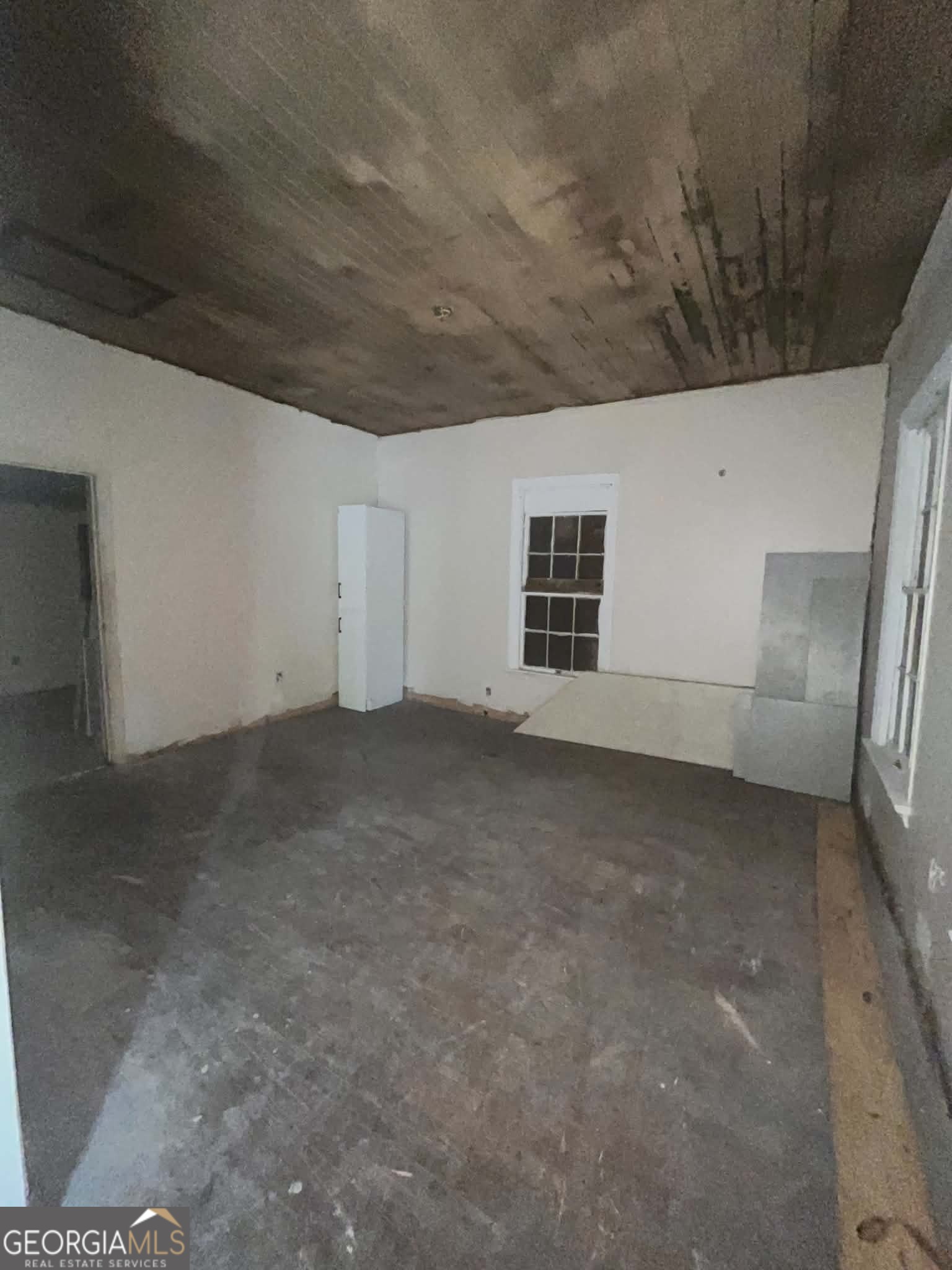 325 Fairview Avenue Property Photo 7