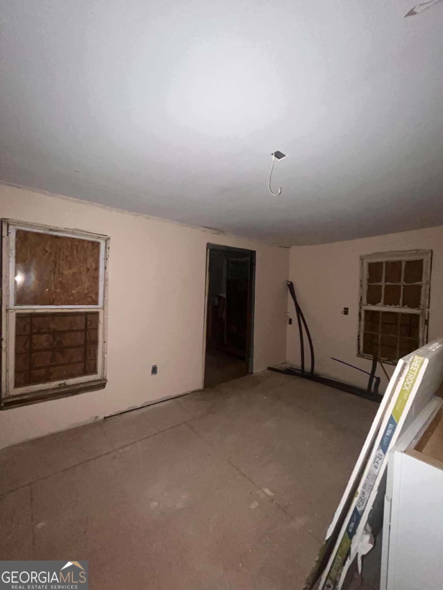 325 Fairview Avenue Property Photo 10