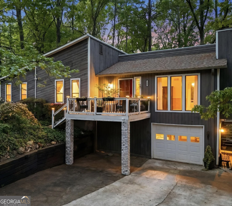 3045 Richmond Road Property Photo 1
