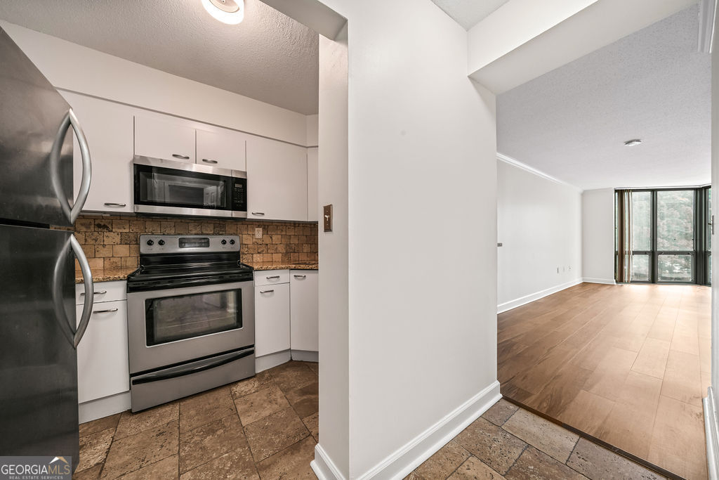 2870 Pharr Court South Nw # 203 Property Photo 4