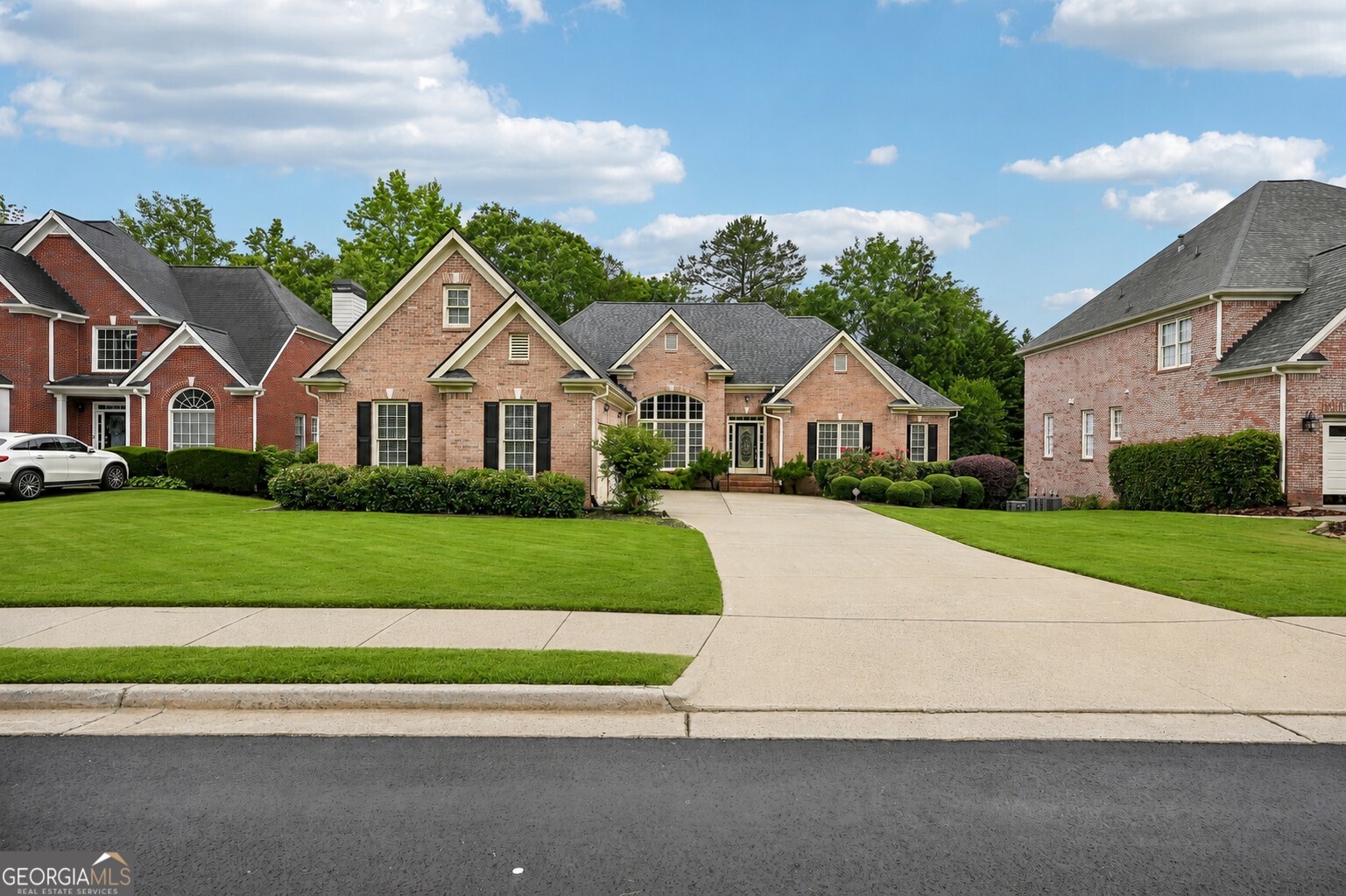 3923 Springtree Lane Property Photo 2