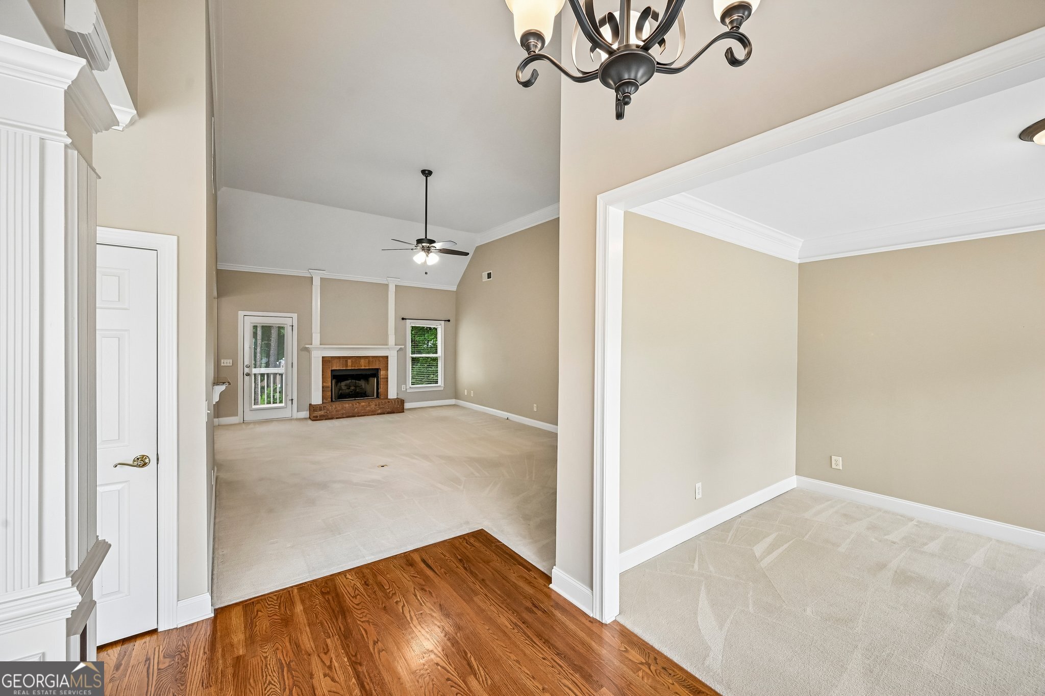3923 Springtree Lane Property Photo 6