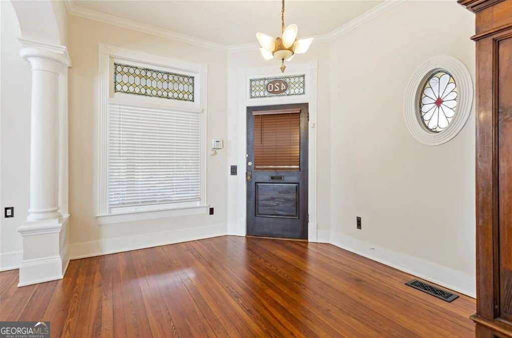 652 Boulevard Se Property Photo 6