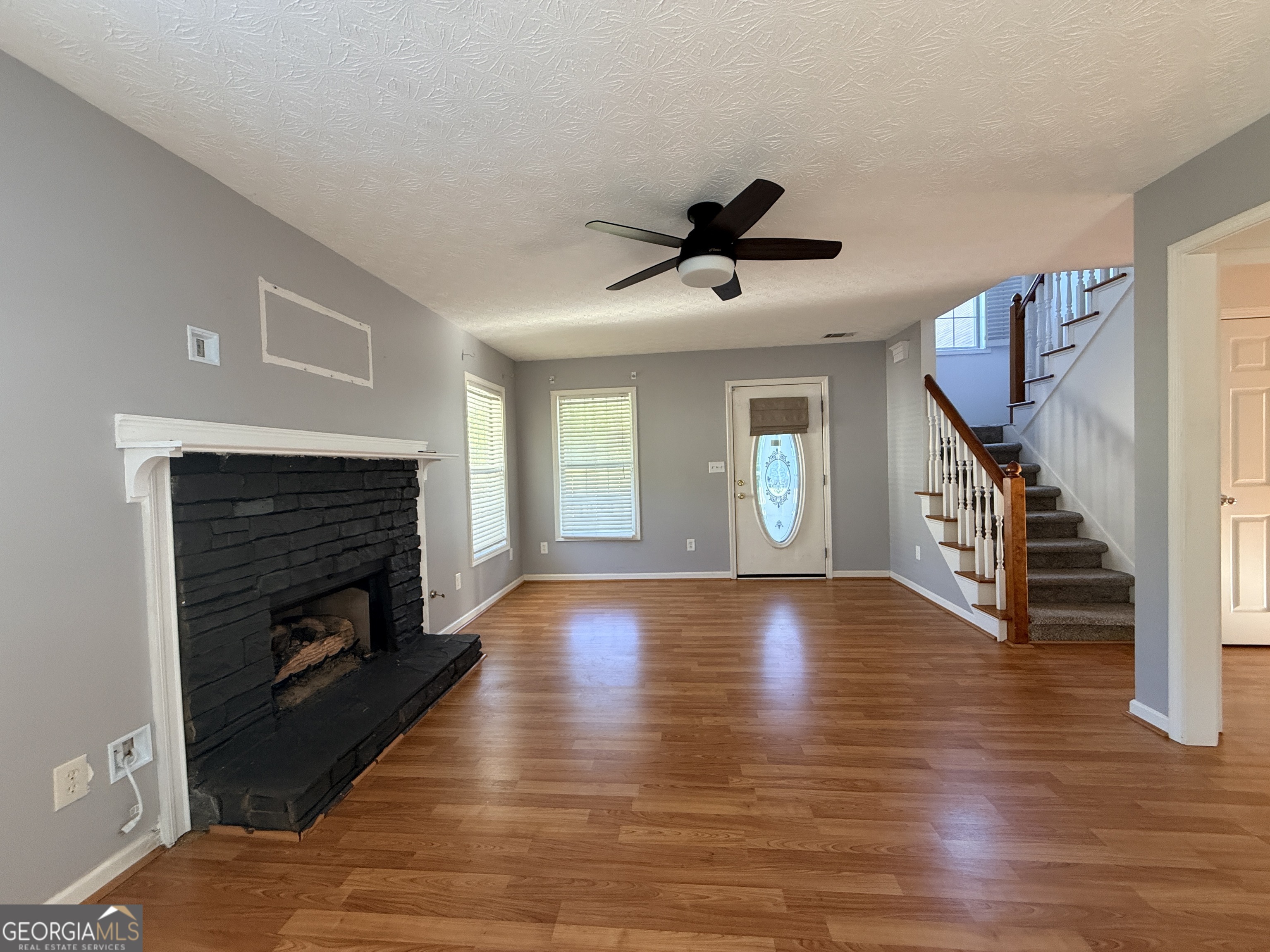 190 The Falls Boulevard Property Photo 3