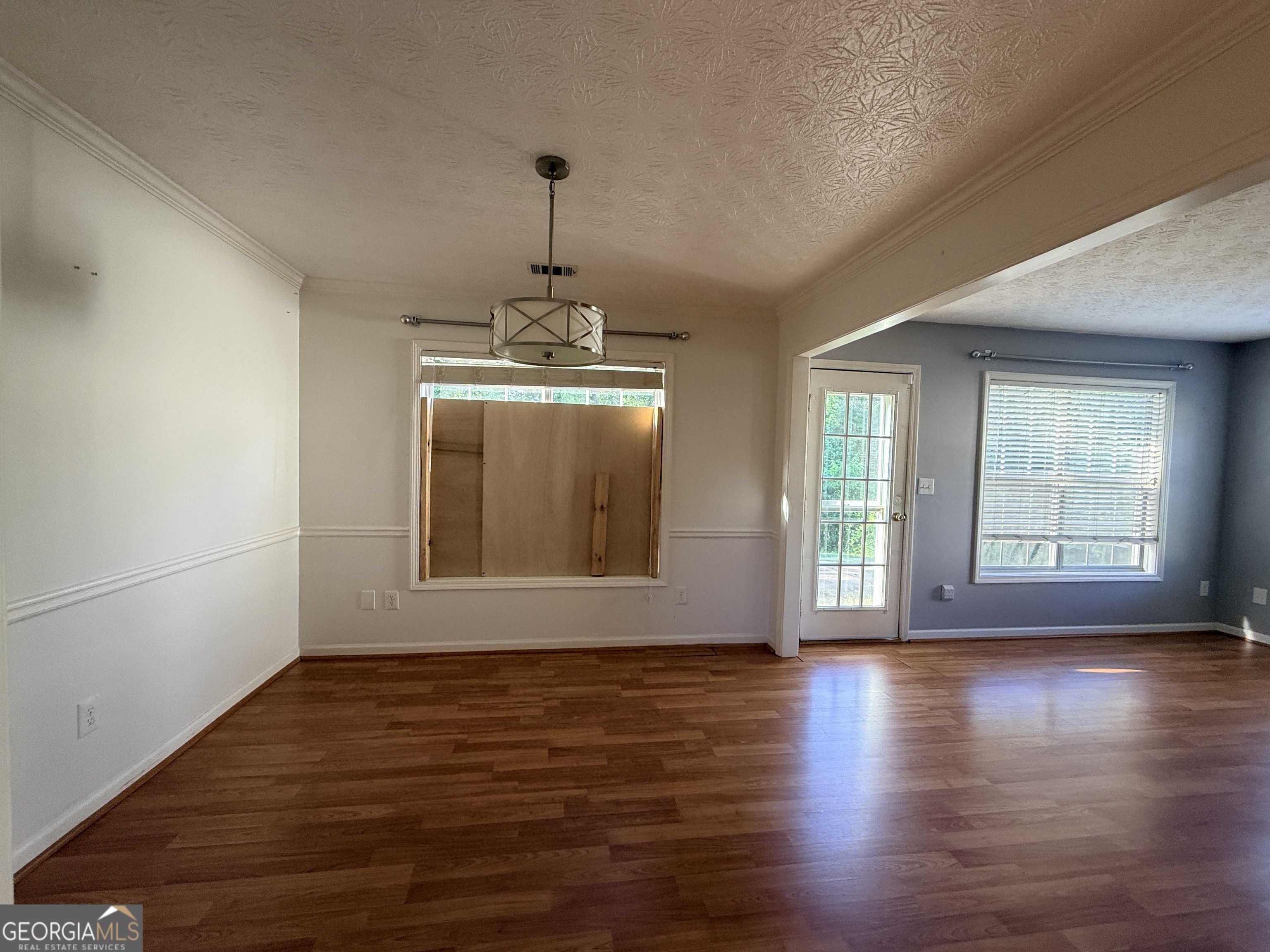 190 The Falls Boulevard Property Photo 6
