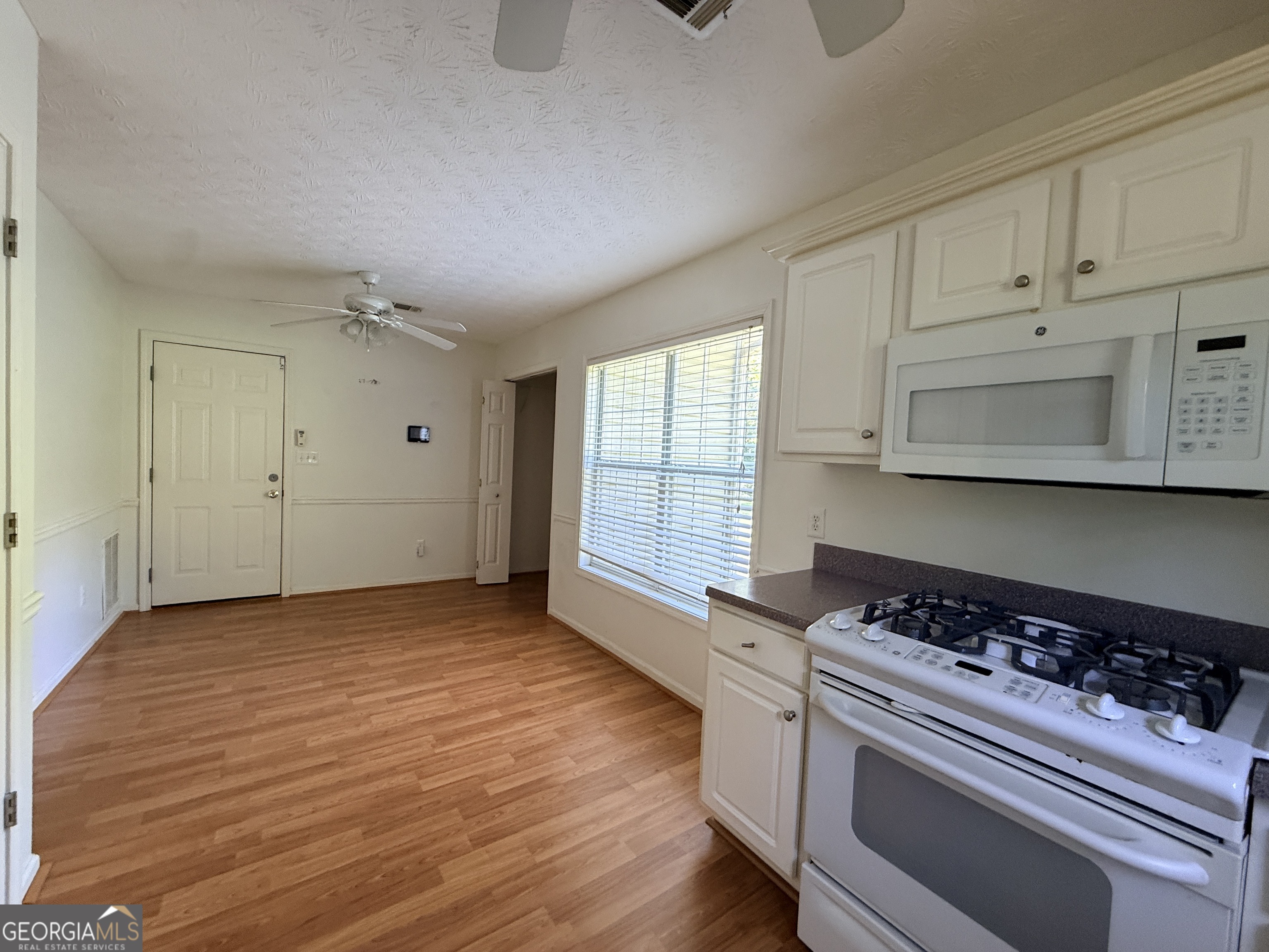 190 The Falls Boulevard Property Photo 7