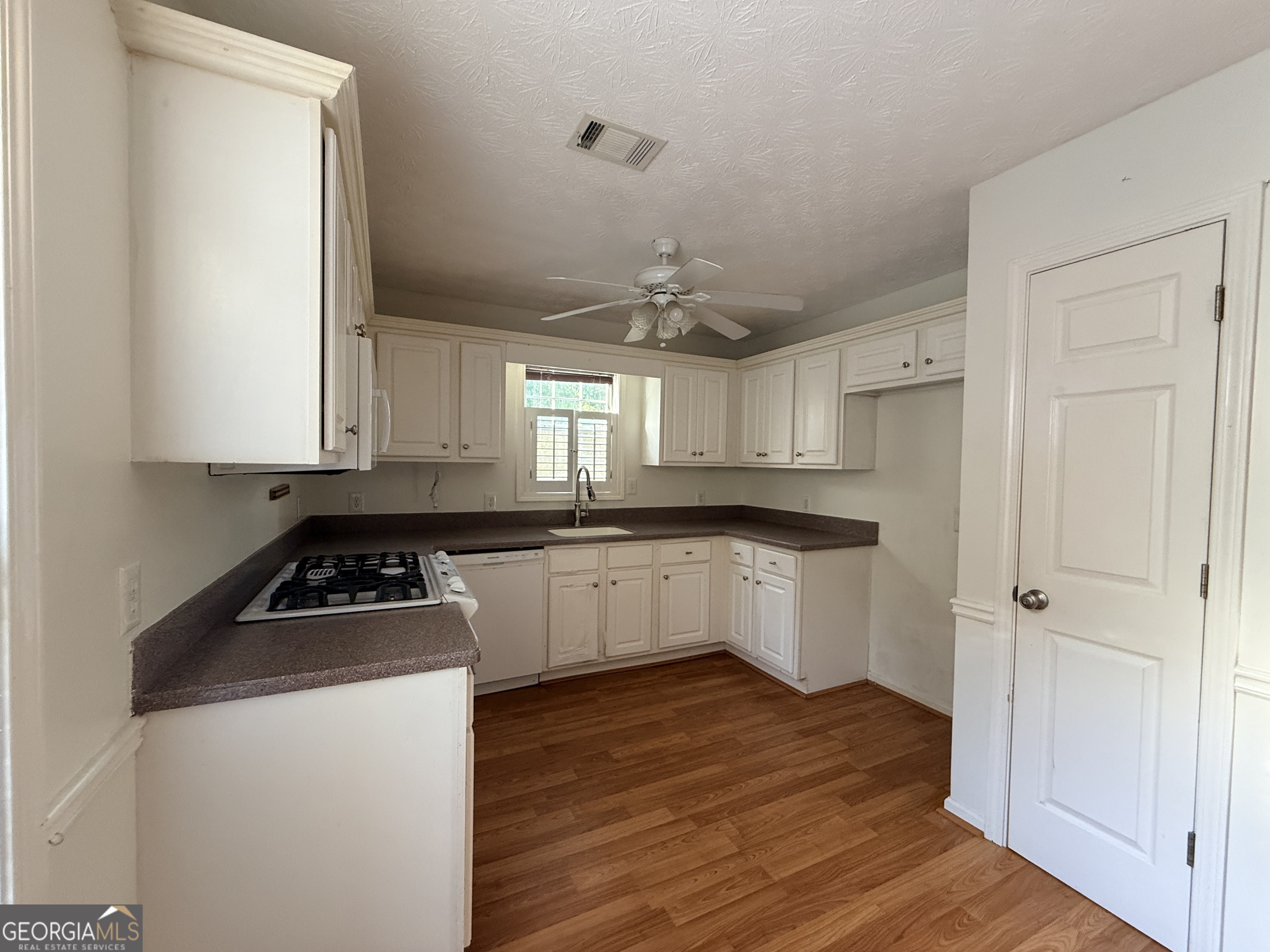 190 The Falls Boulevard Property Photo 8