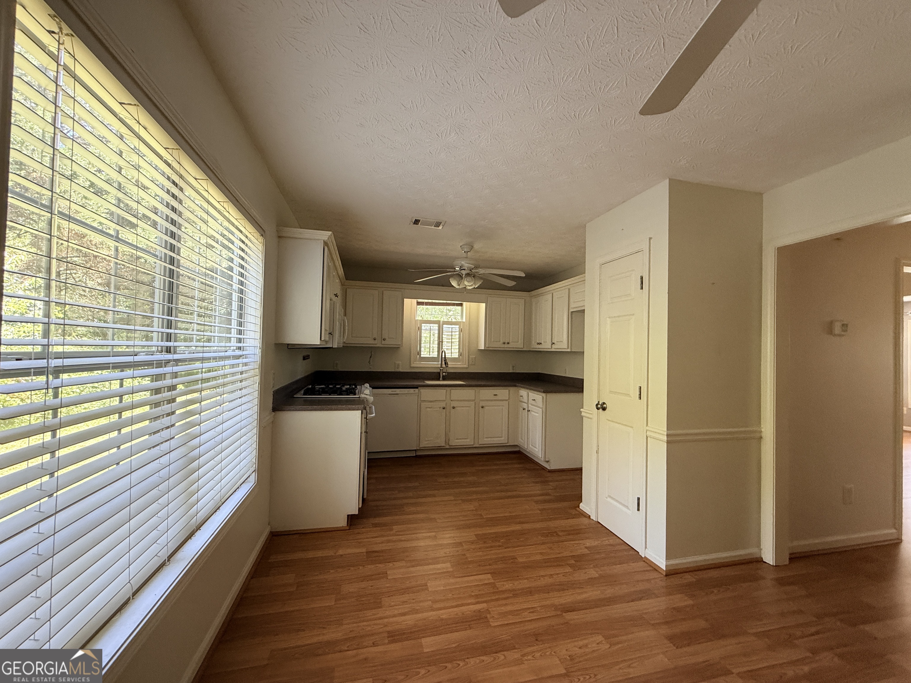 190 The Falls Boulevard Property Photo 9