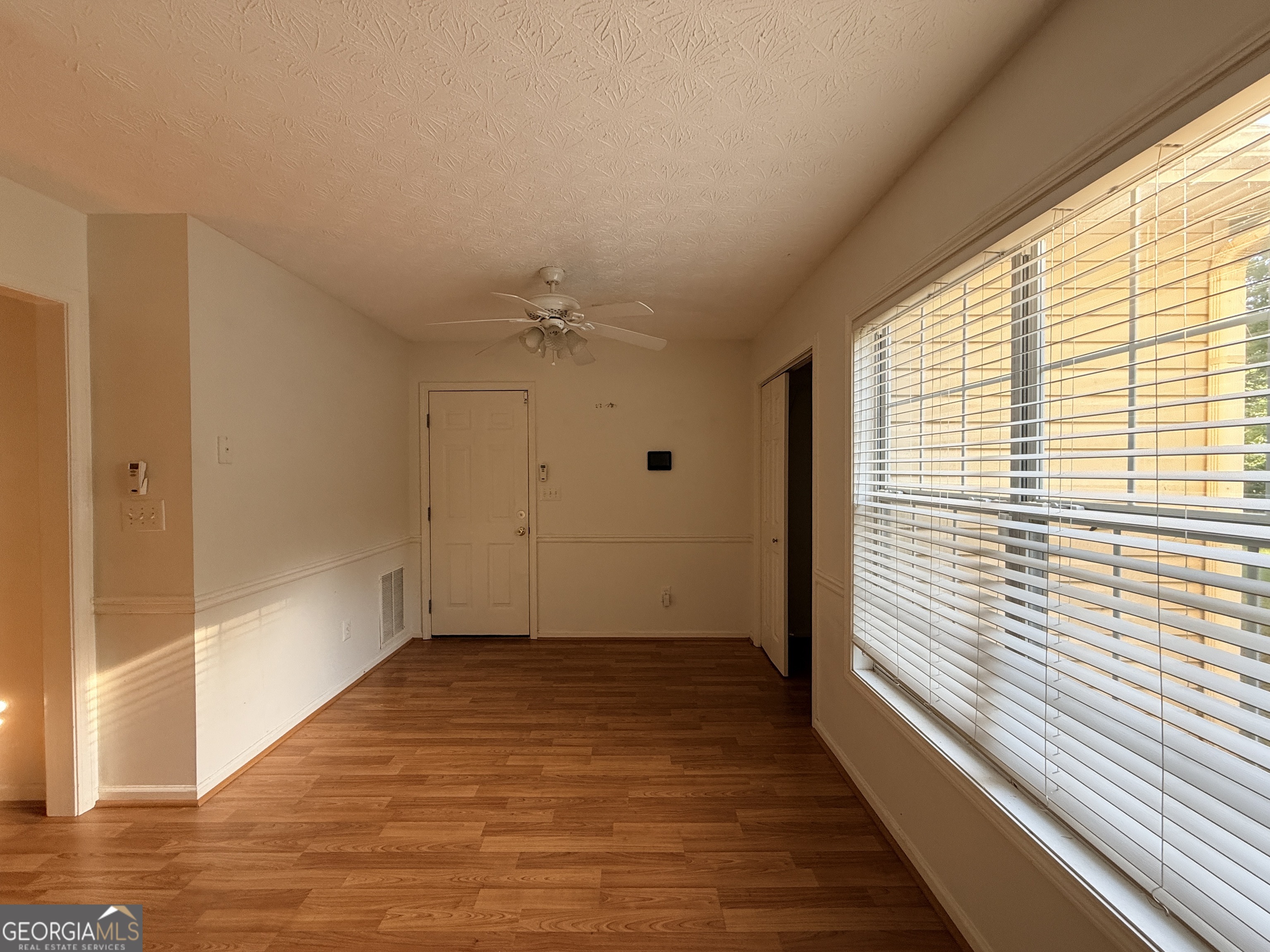 190 The Falls Boulevard Property Photo 10