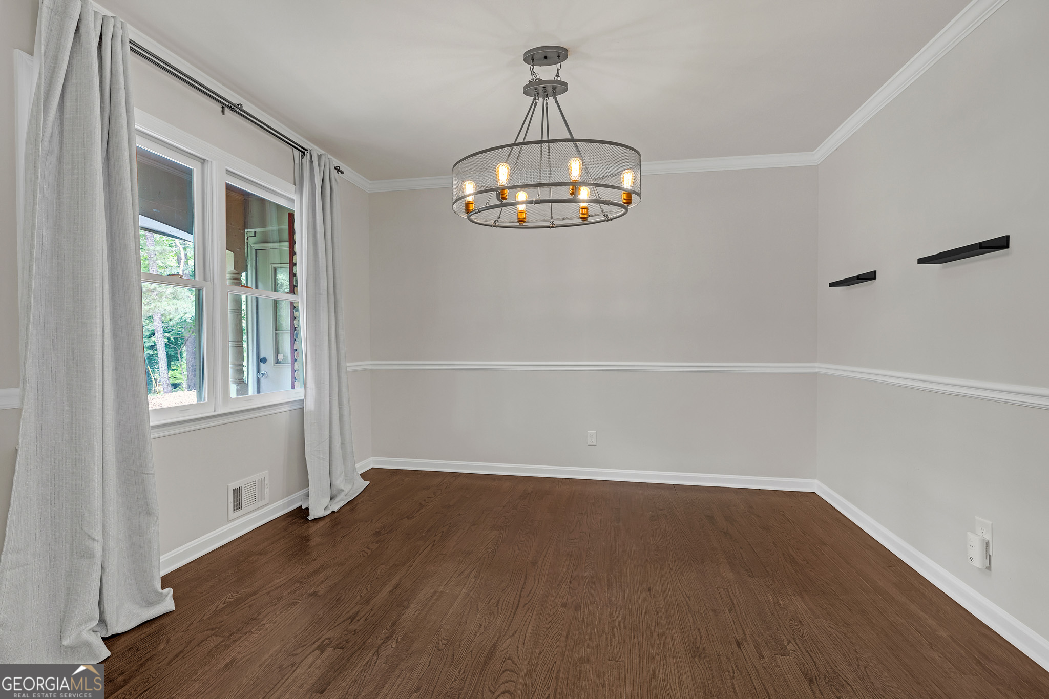 5580 Leather Stocking Lane Property Photo 6