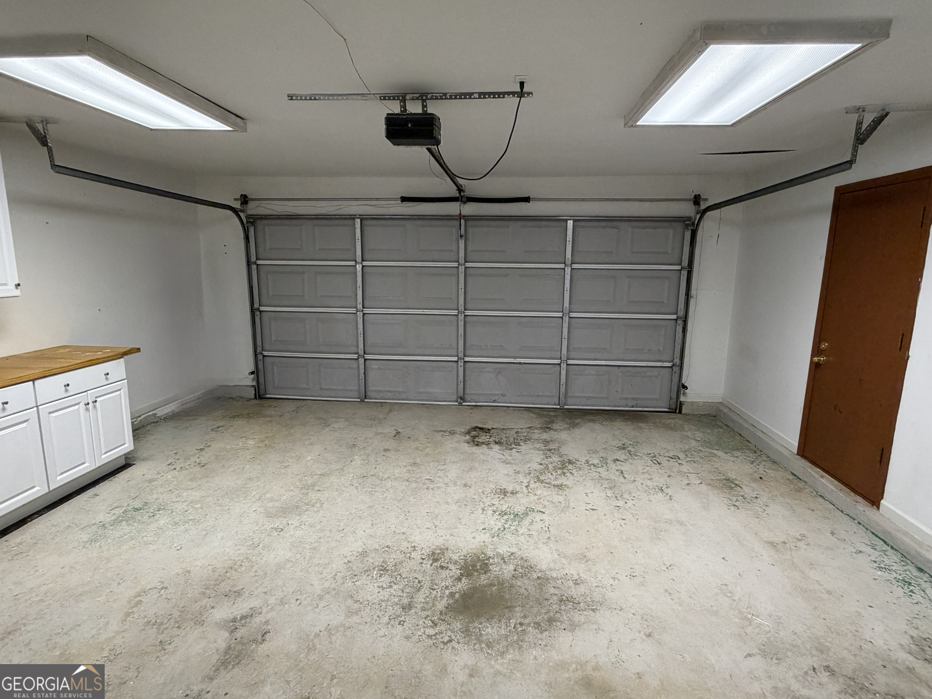 1156 Forest Glen Court Nw Property Photo 3