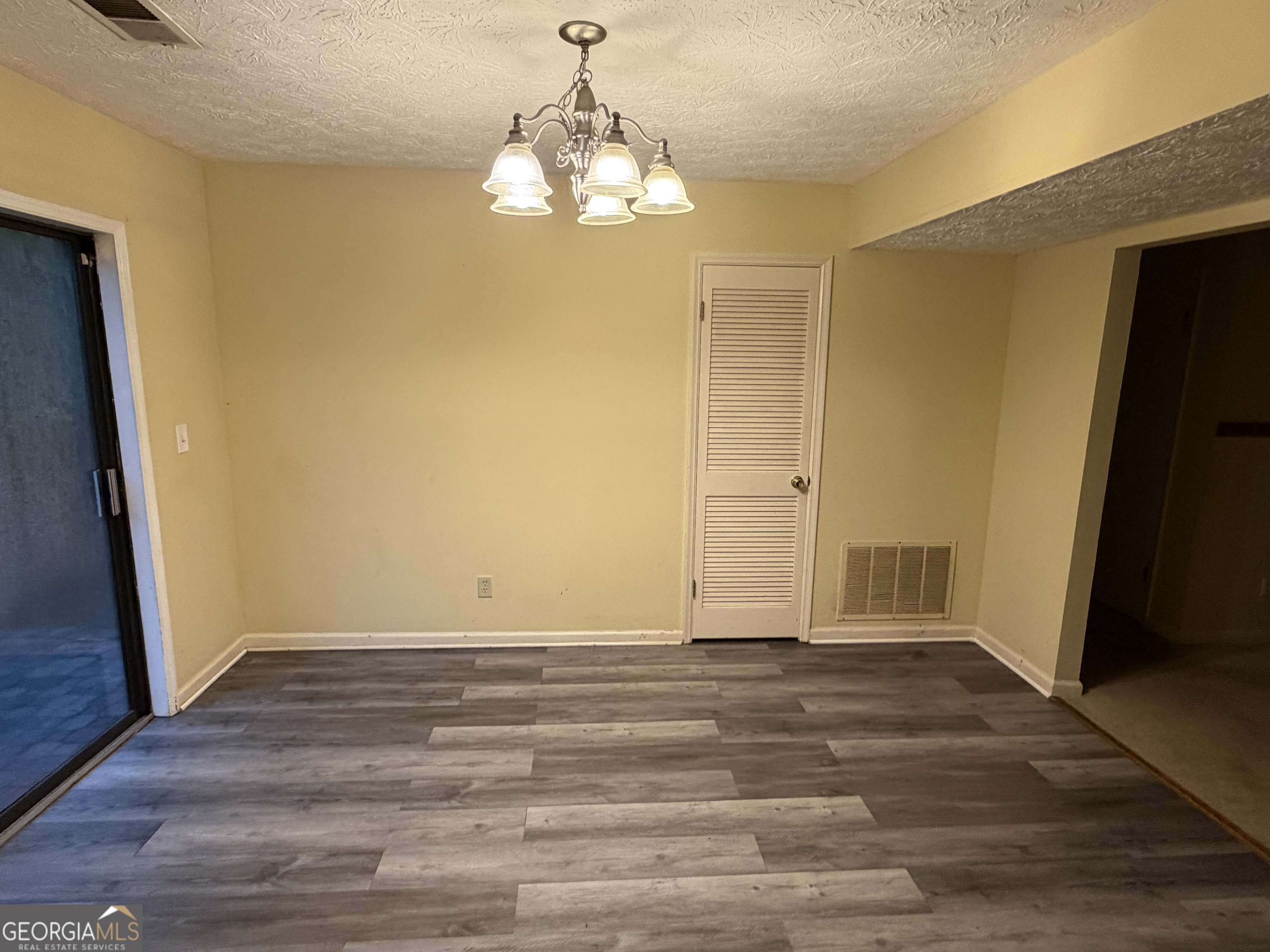 1156 Forest Glen Court Nw Property Photo 5