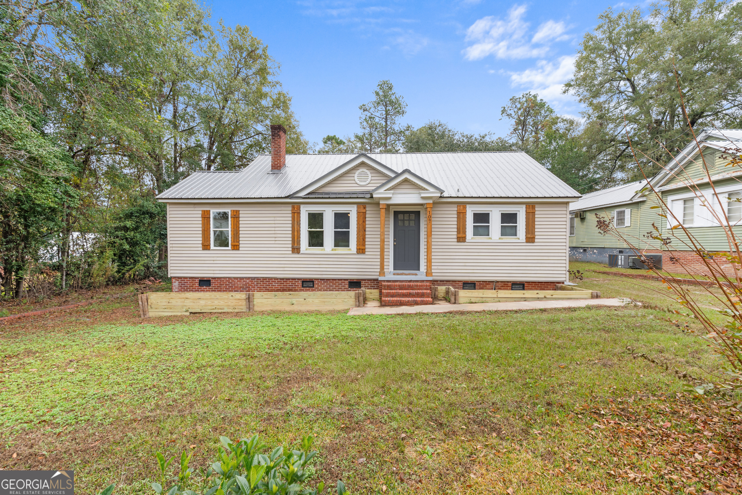 107 Dixie Avenue Property Photo 1