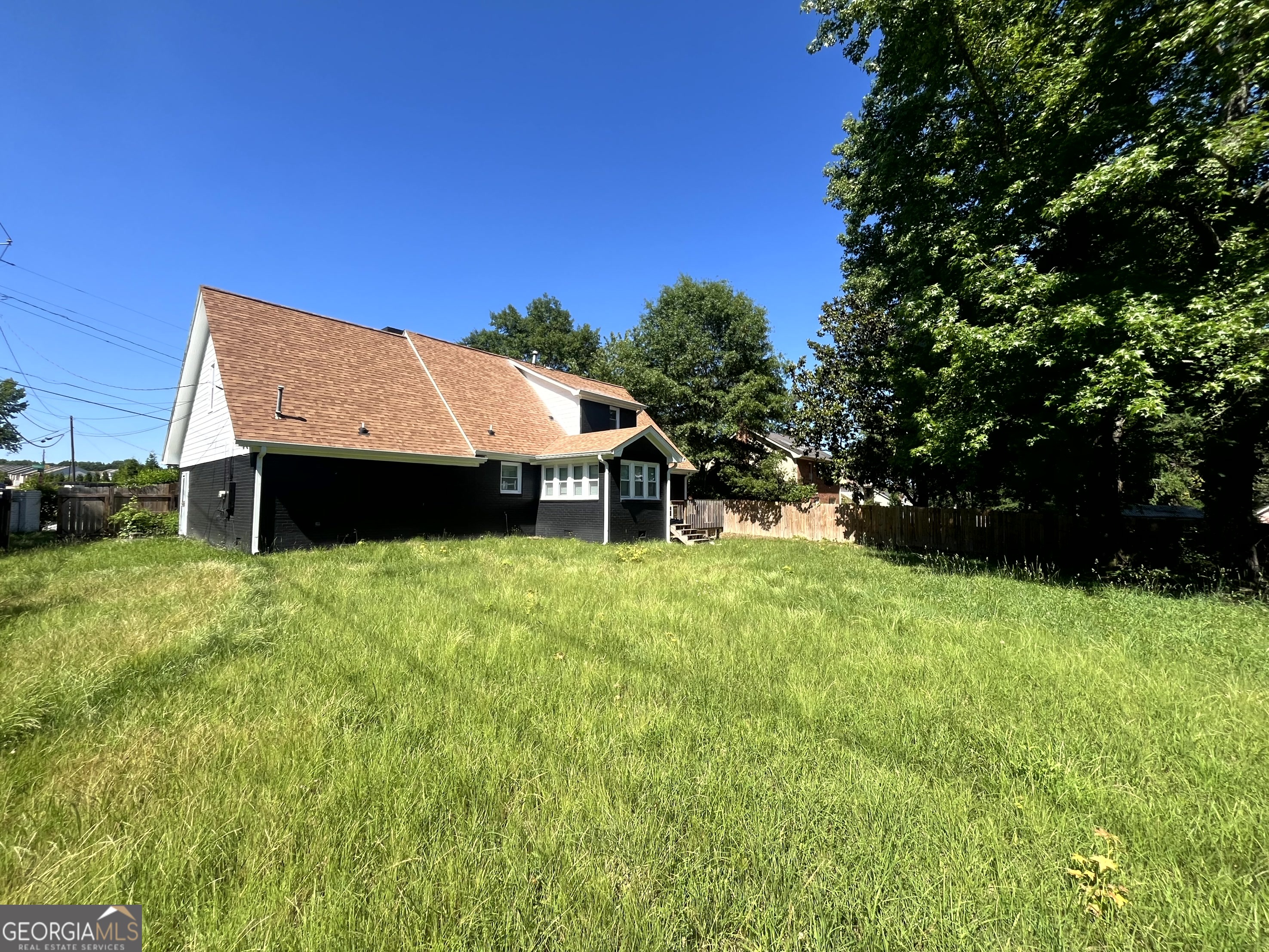6295 Phillips Place Property Photo 15