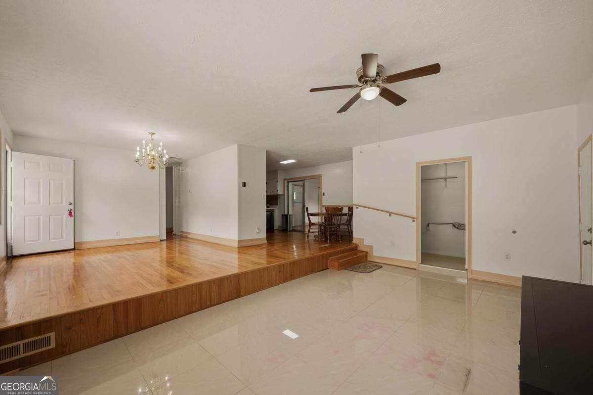 520 Pinecrest Drive Property Photo 3