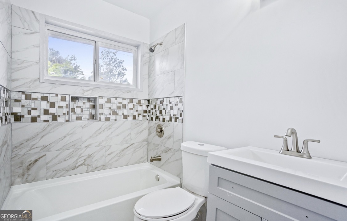 2206 Columbia Drive Property Photo 6