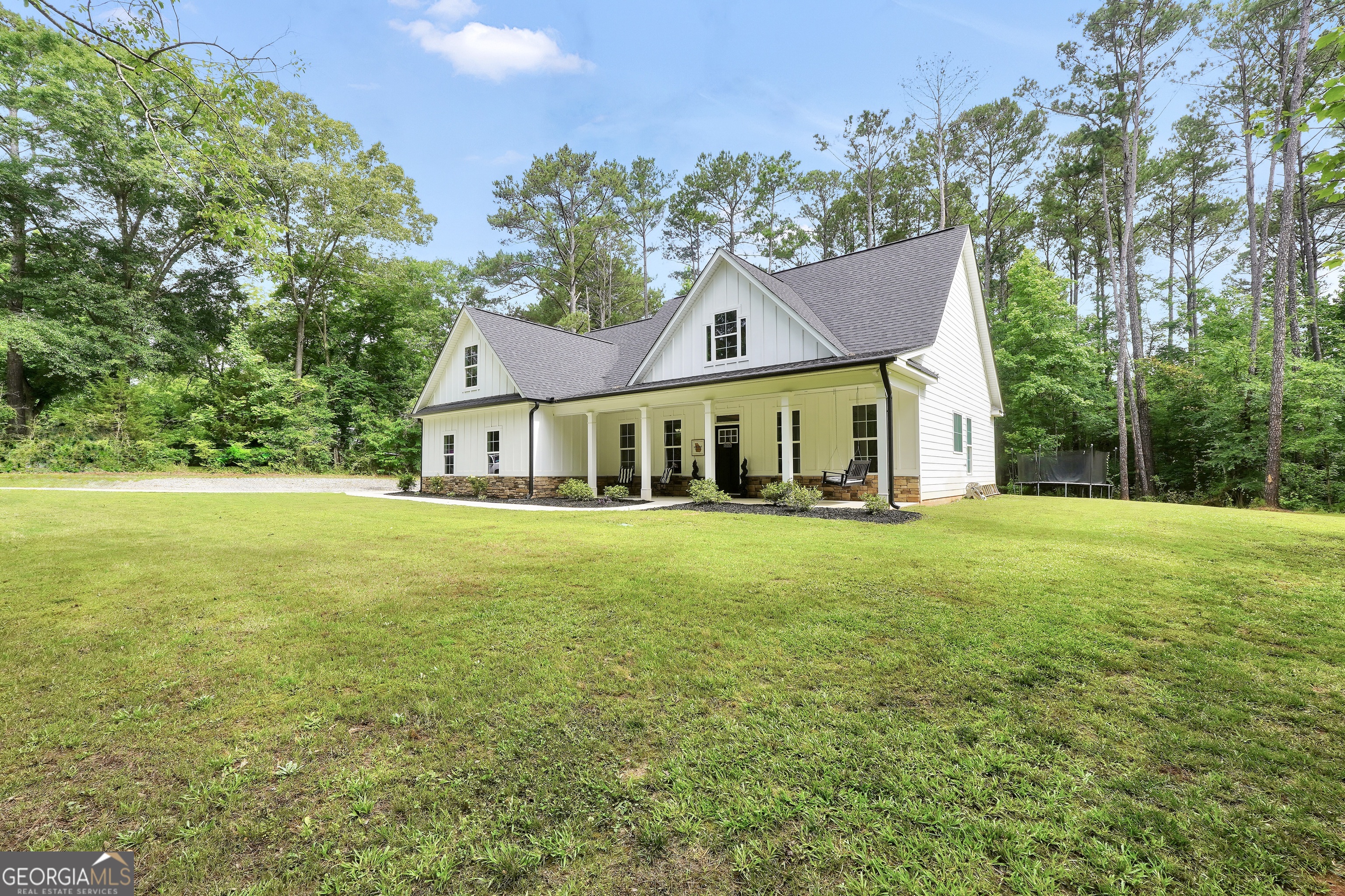 1577 Stark Road Property Photo 3