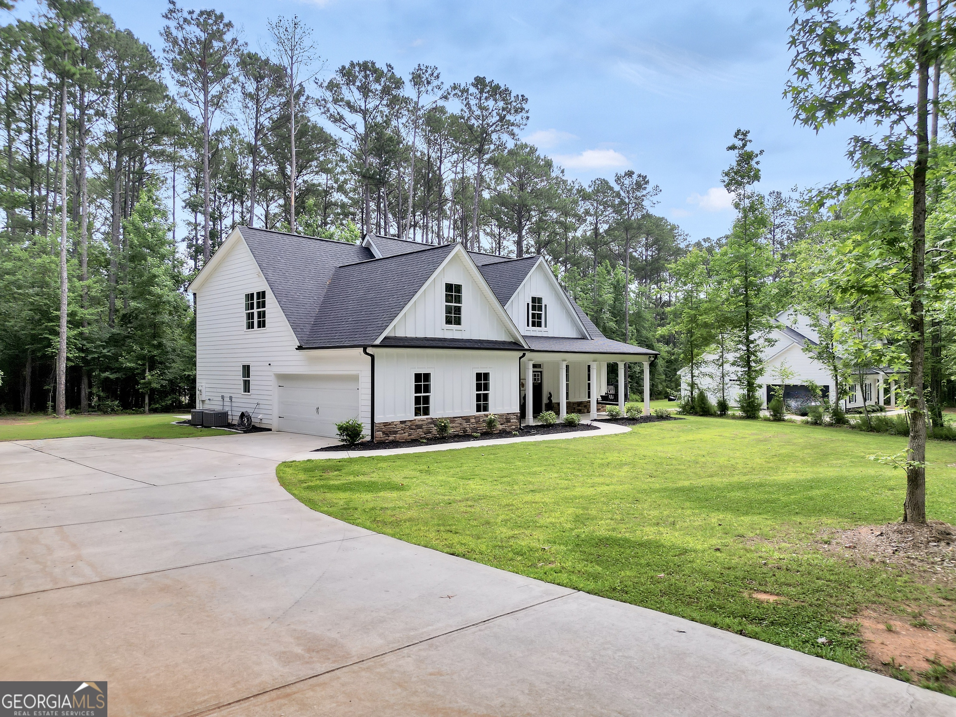 1577 Stark Road Property Photo 4