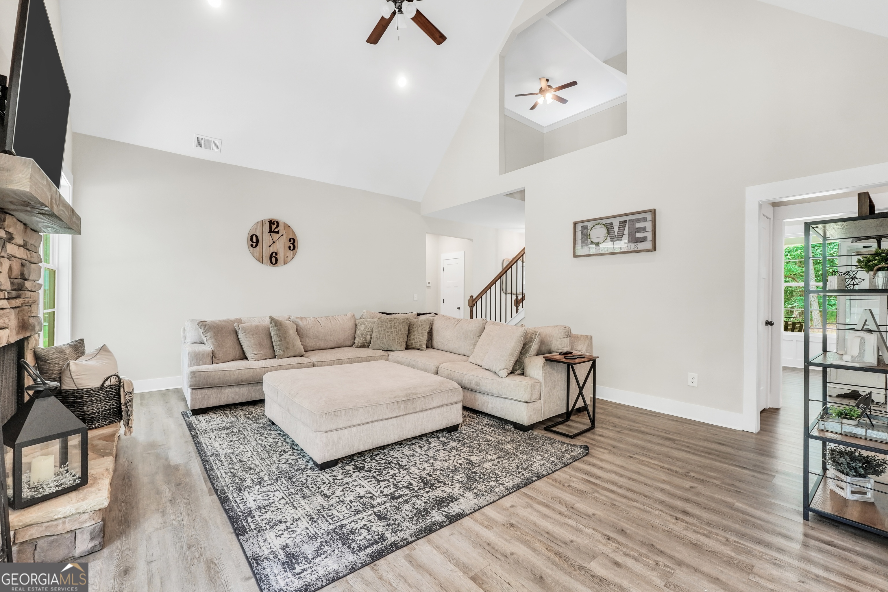 1577 Stark Road Property Photo 14