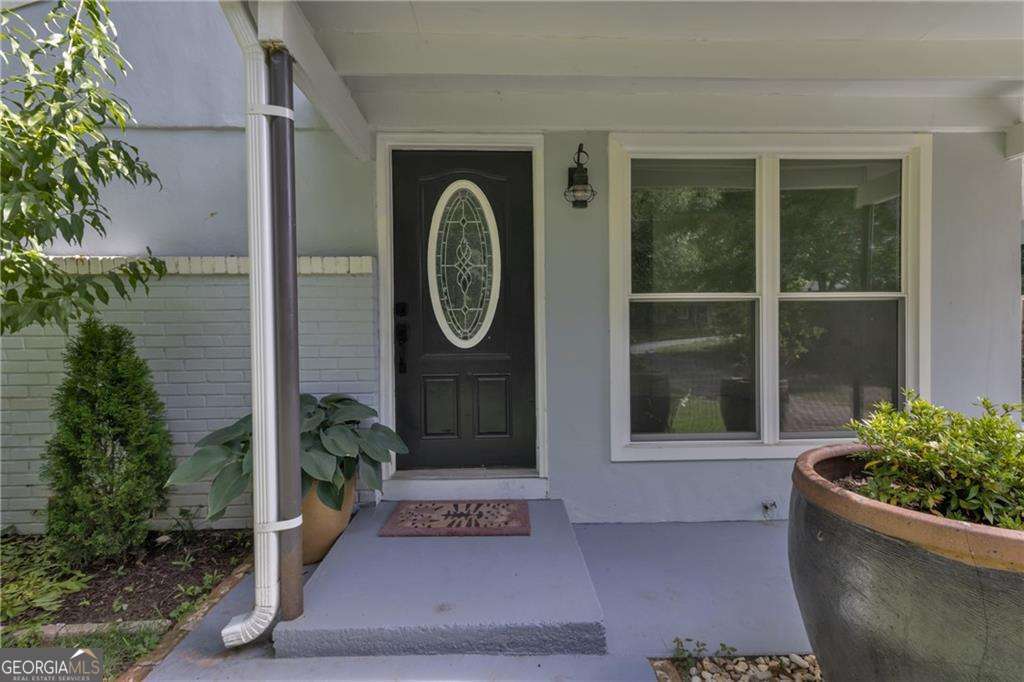 2484 Ortega Way Property Photo 3