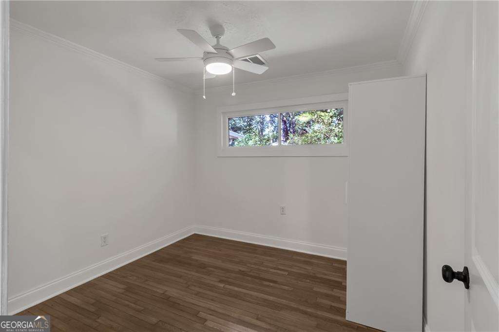 2484 Ortega Way Property Photo 12