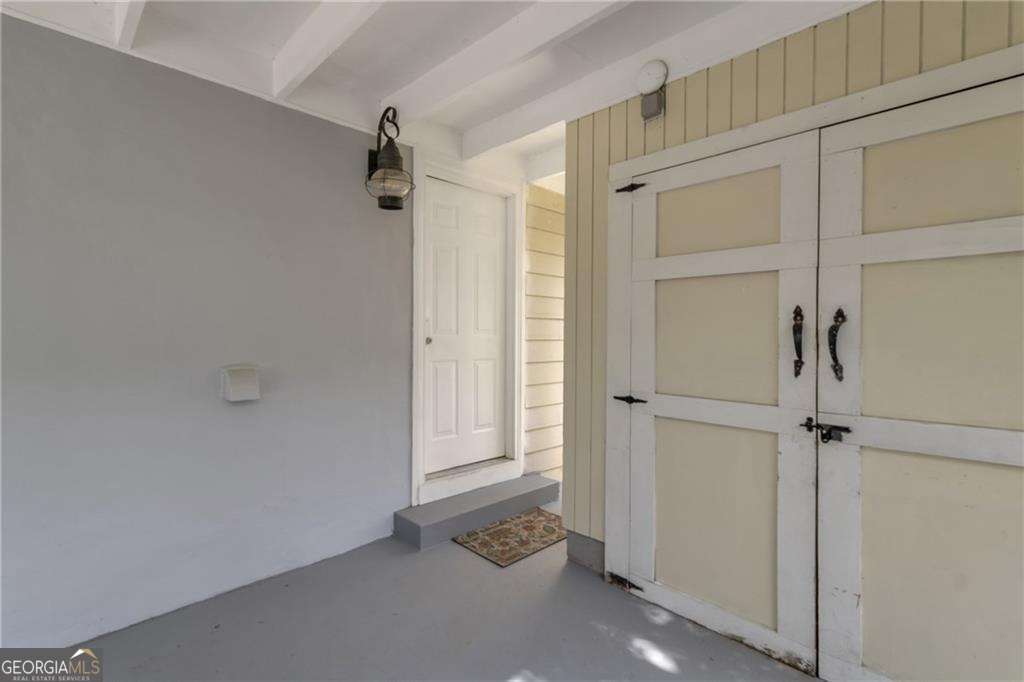2484 Ortega Way Property Photo 26