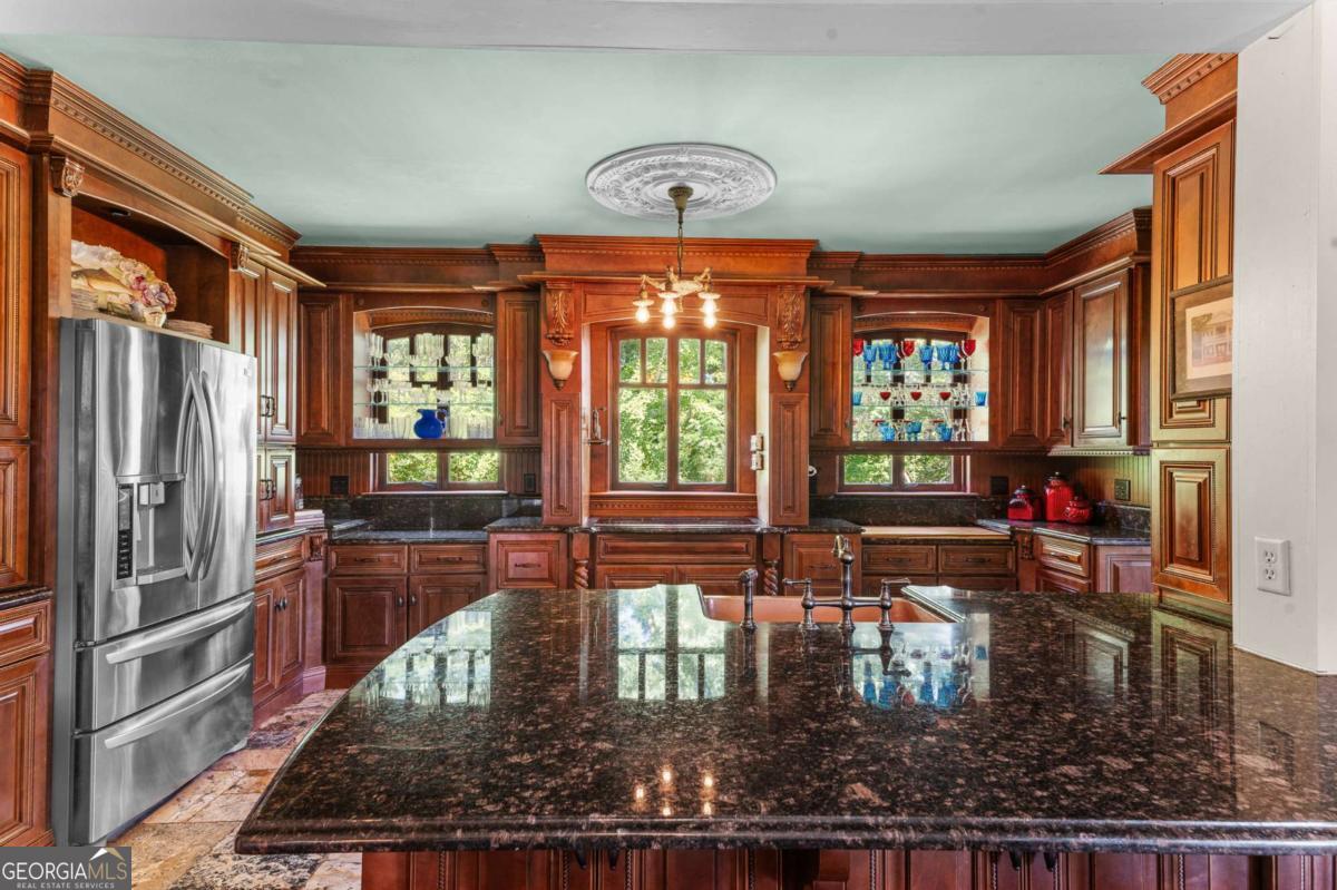 8075 Lakeview Road Property Photo 31