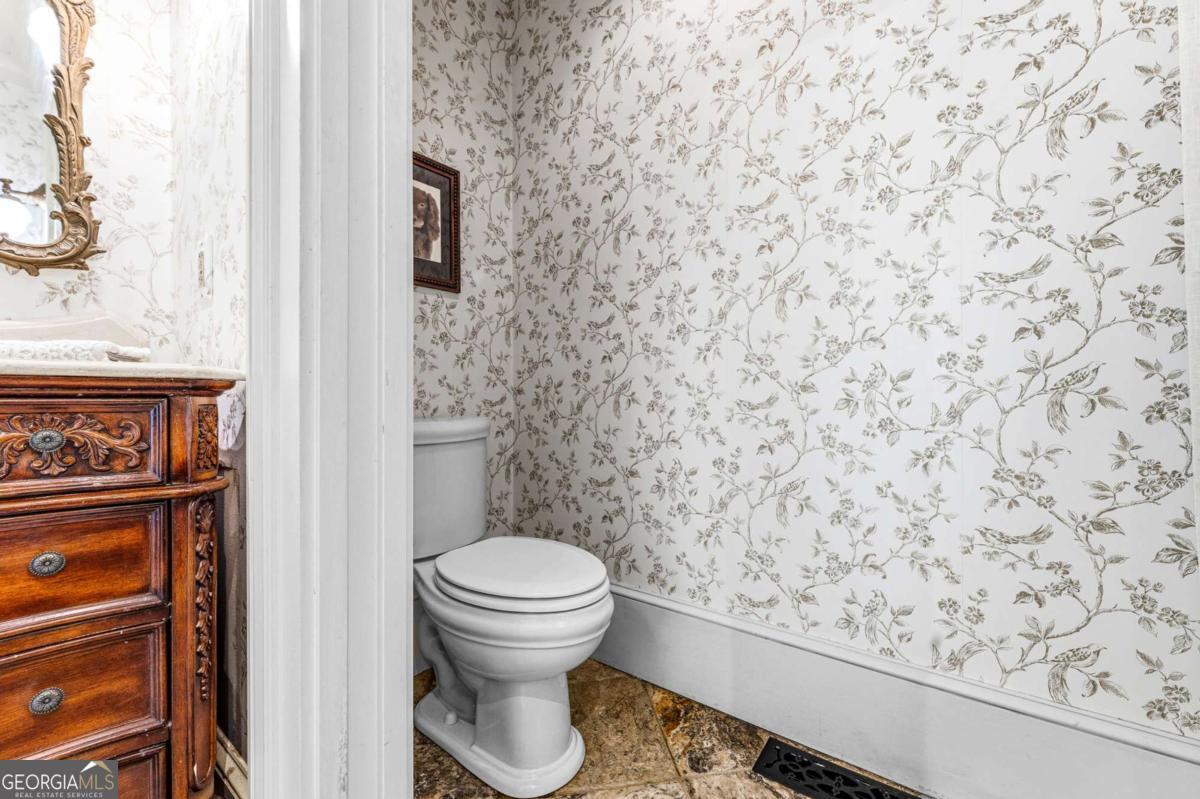8075 Lakeview Road Property Photo 42