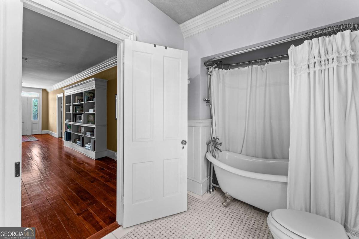 8075 Lakeview Road Property Photo 56