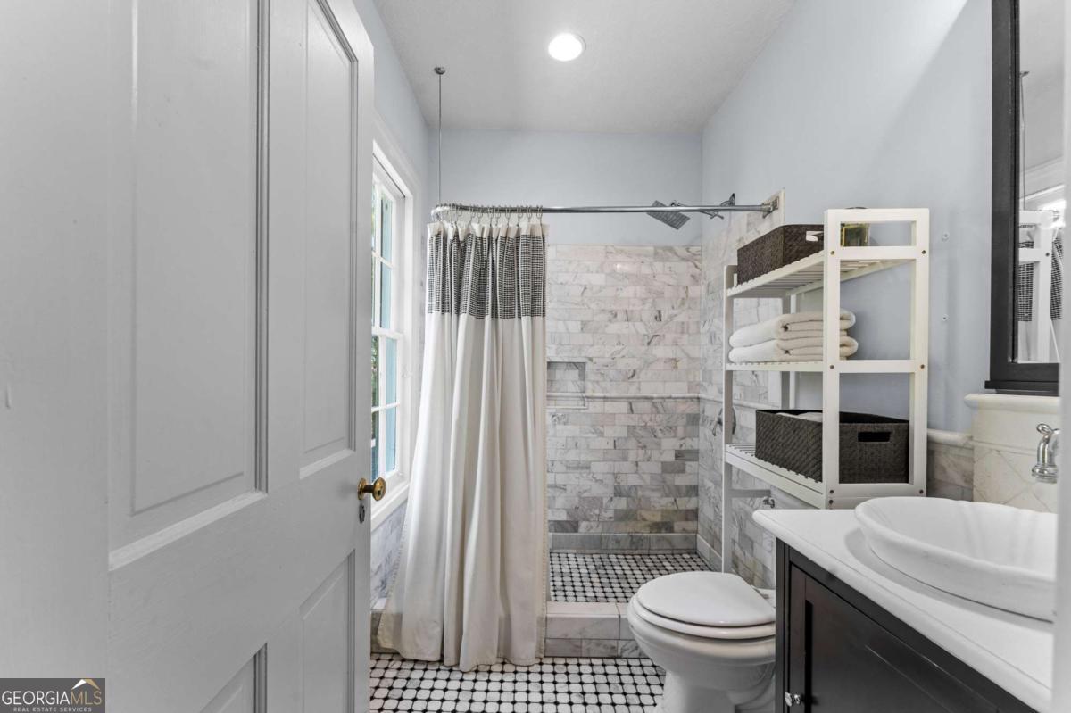 8075 Lakeview Road Property Photo 62