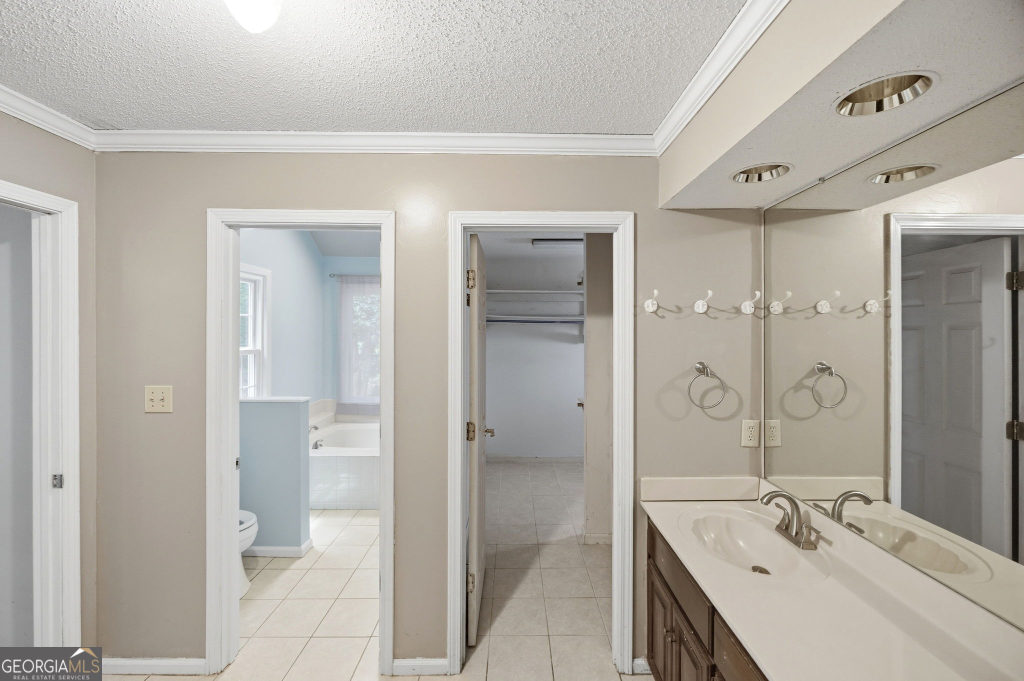 1215 Craddock Way Property Photo 17
