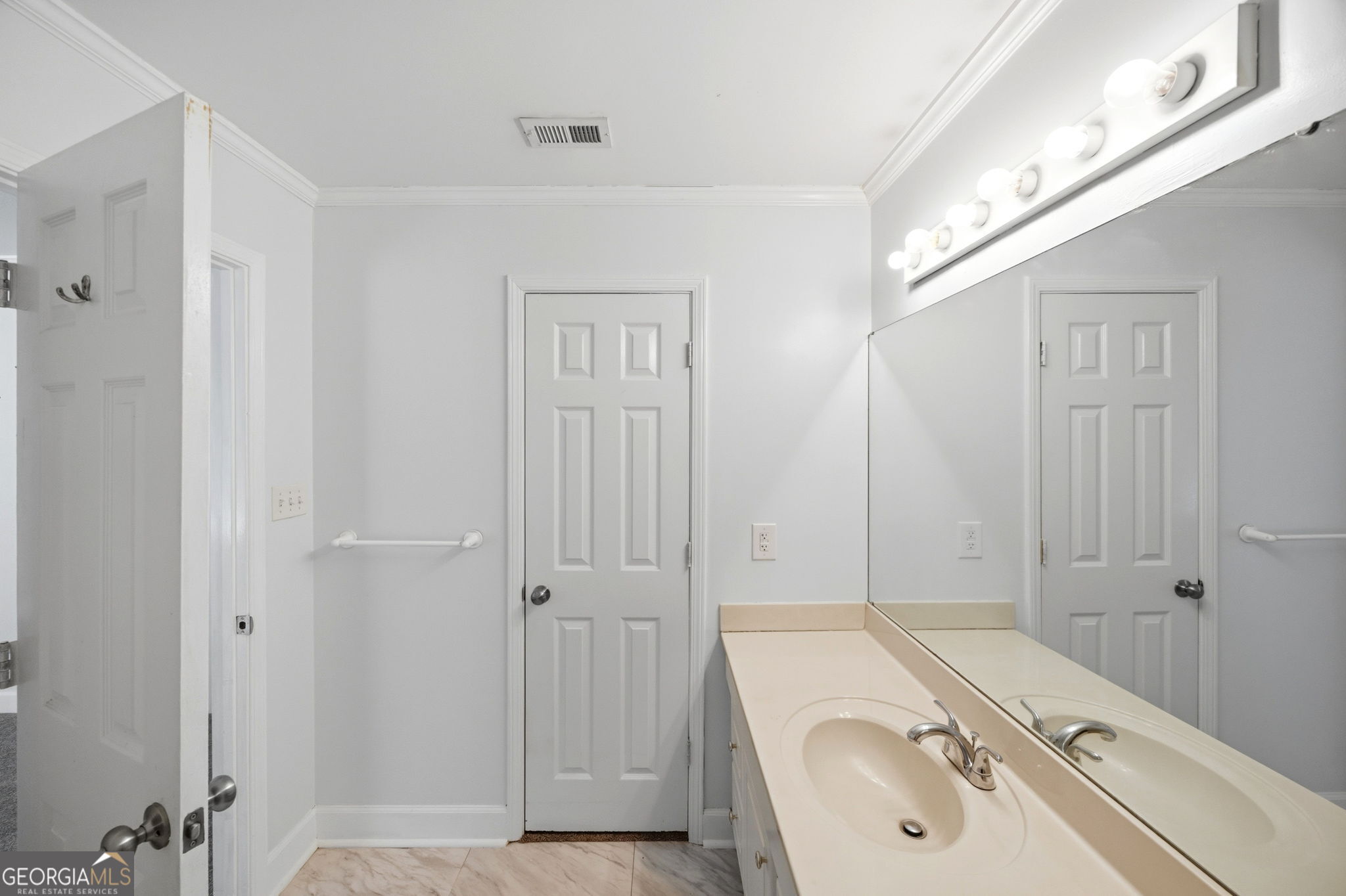 1215 Craddock Way Property Photo 34