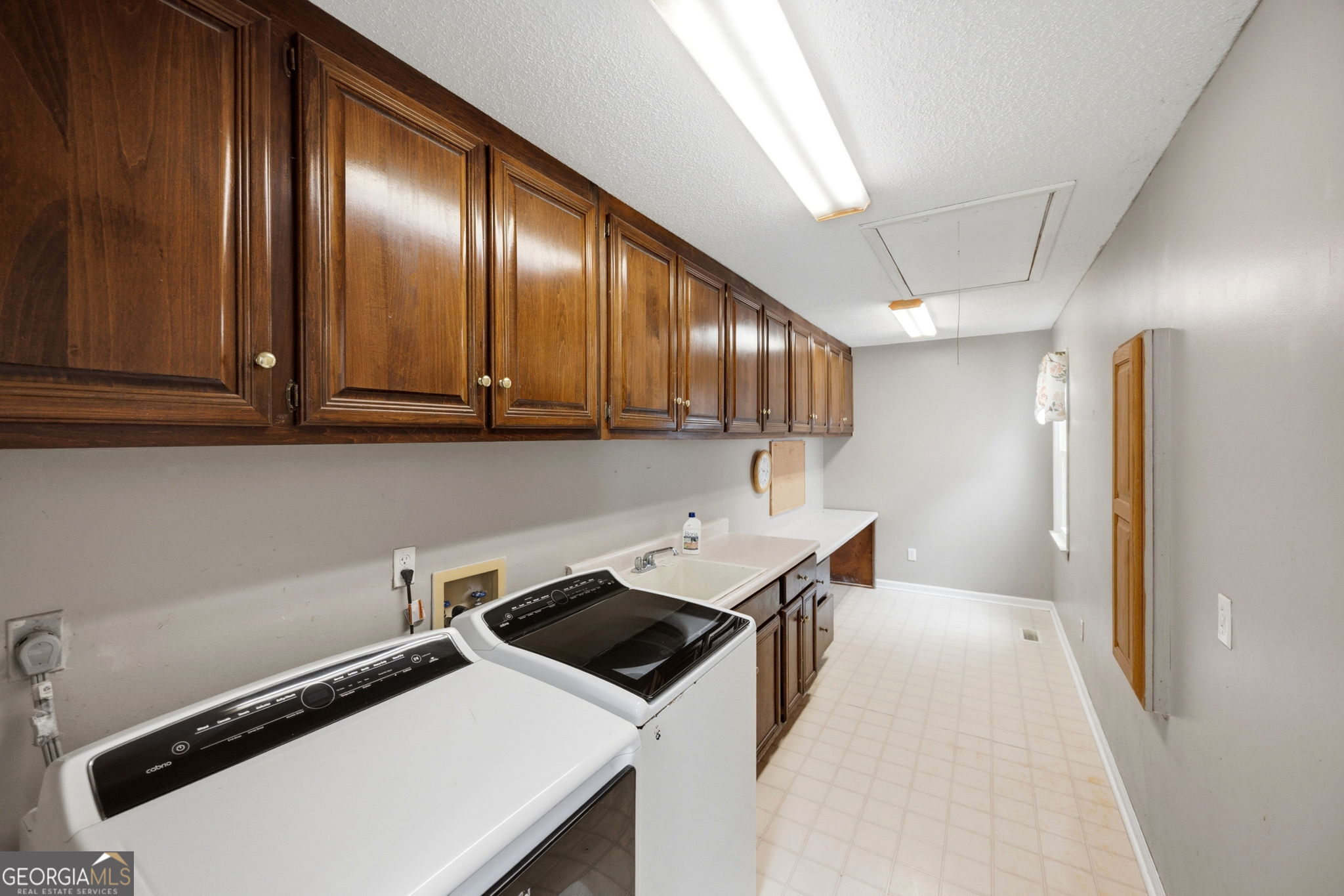1215 Craddock Way Property Photo 37