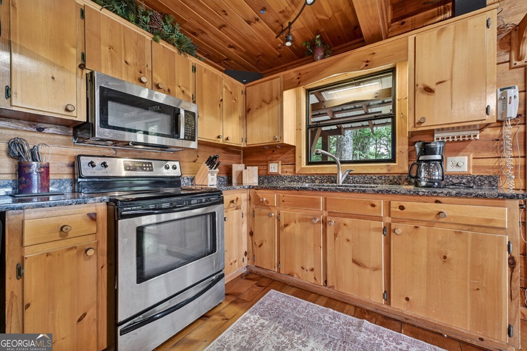 277 Hickory Nut Trail Property Photo 27