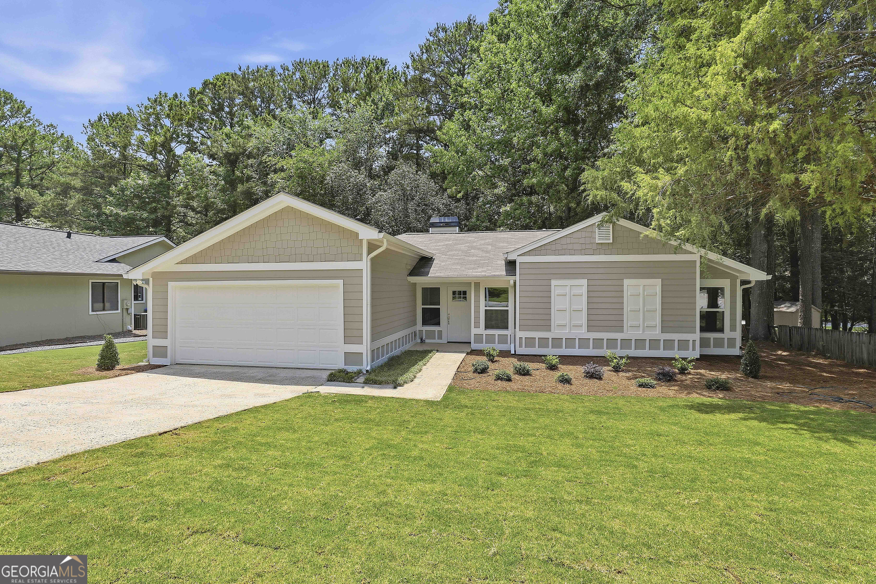 114 Lake Forest Drive Property Photo 1