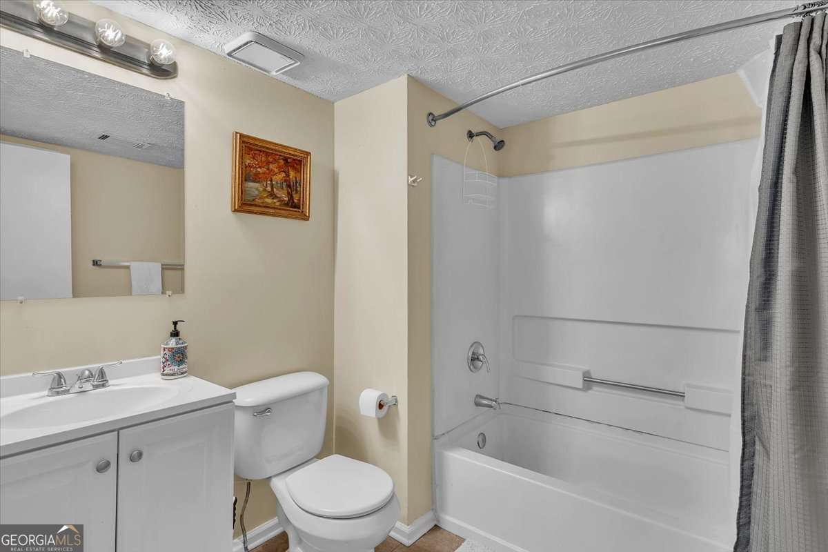 5300 Forest Downs Lane Property Photo 13