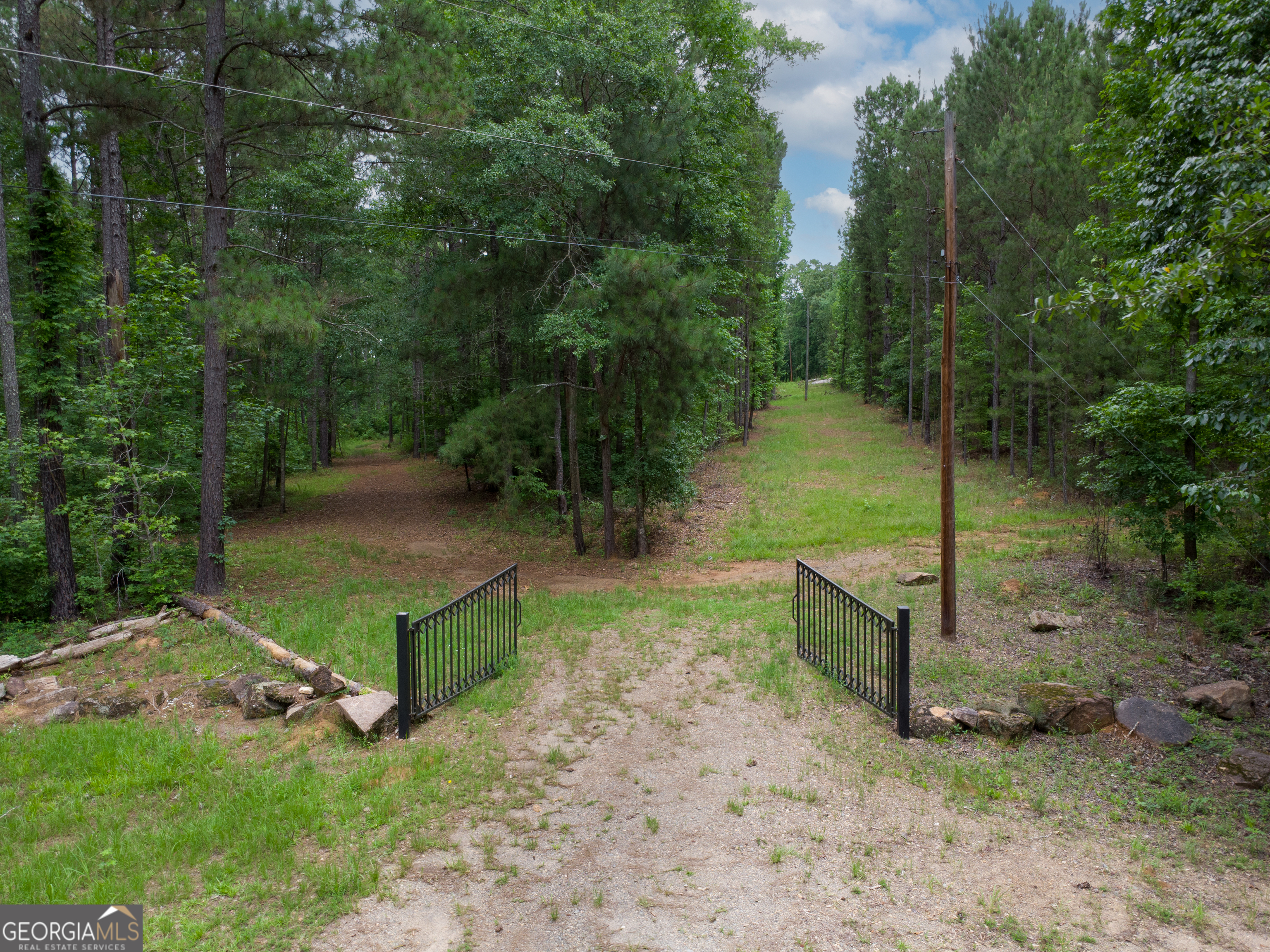 331 Potts Pond Road Property Photo 1