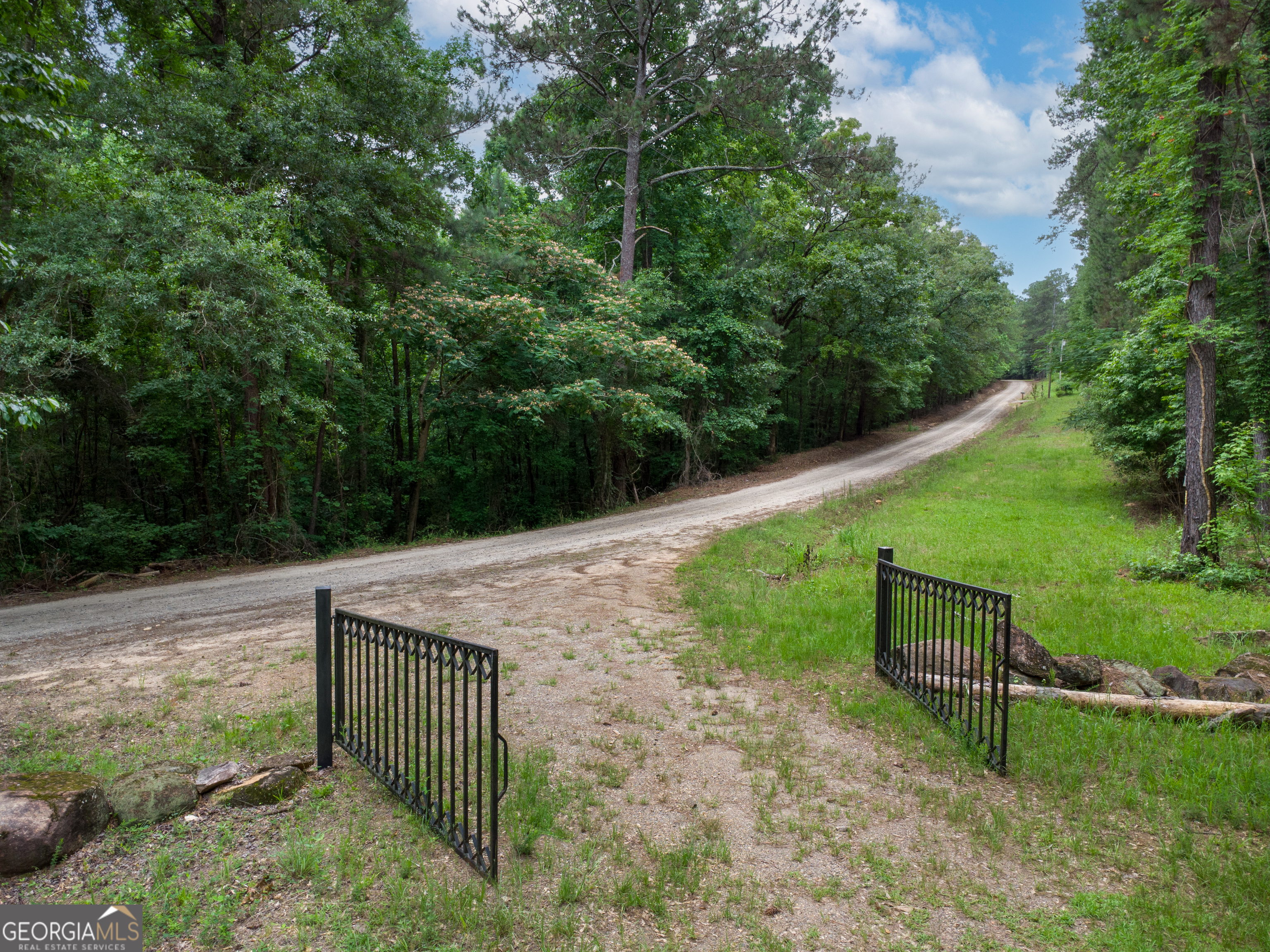 331 Potts Pond Road Property Photo 2