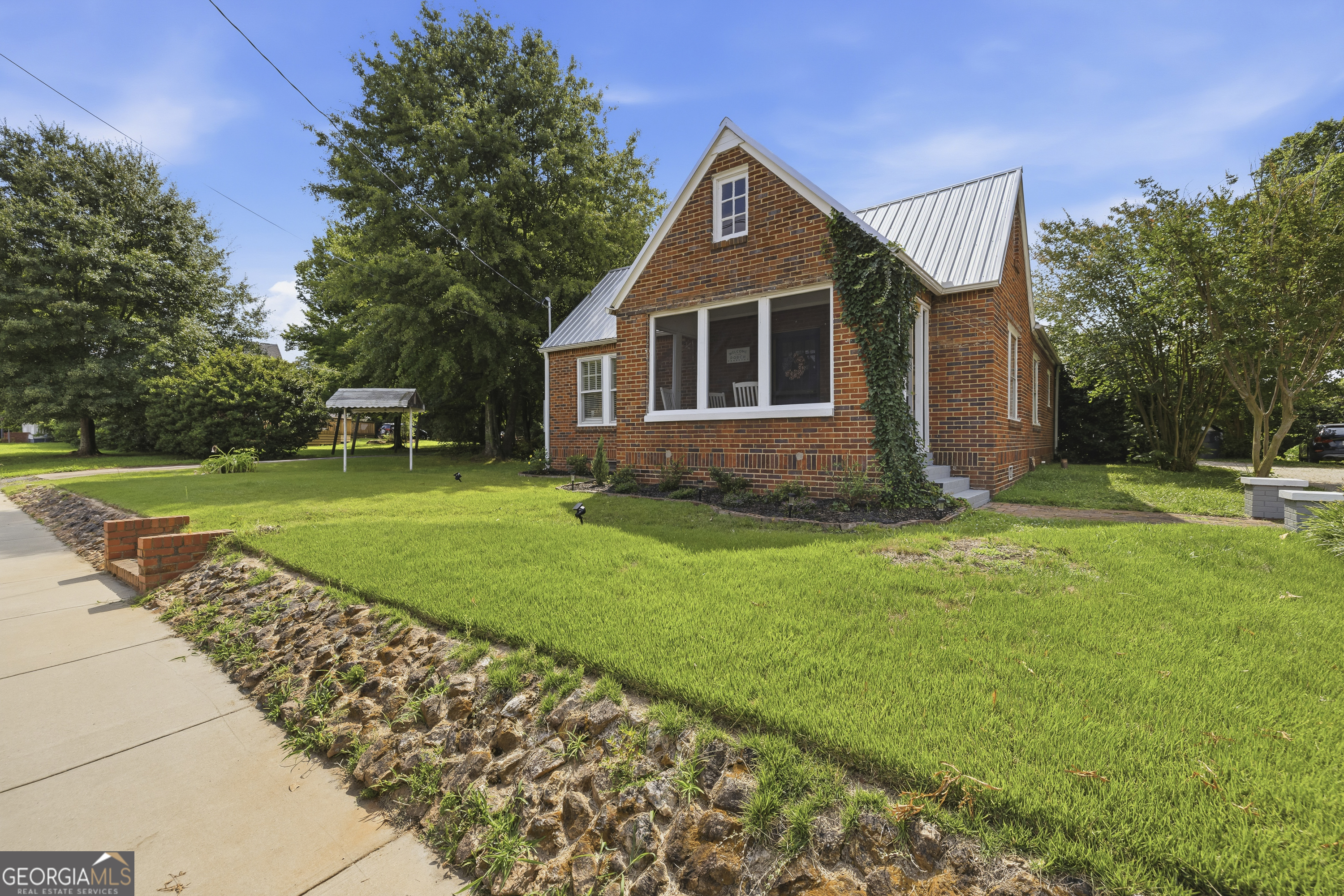 274 S Cherokee Road Property Photo 3