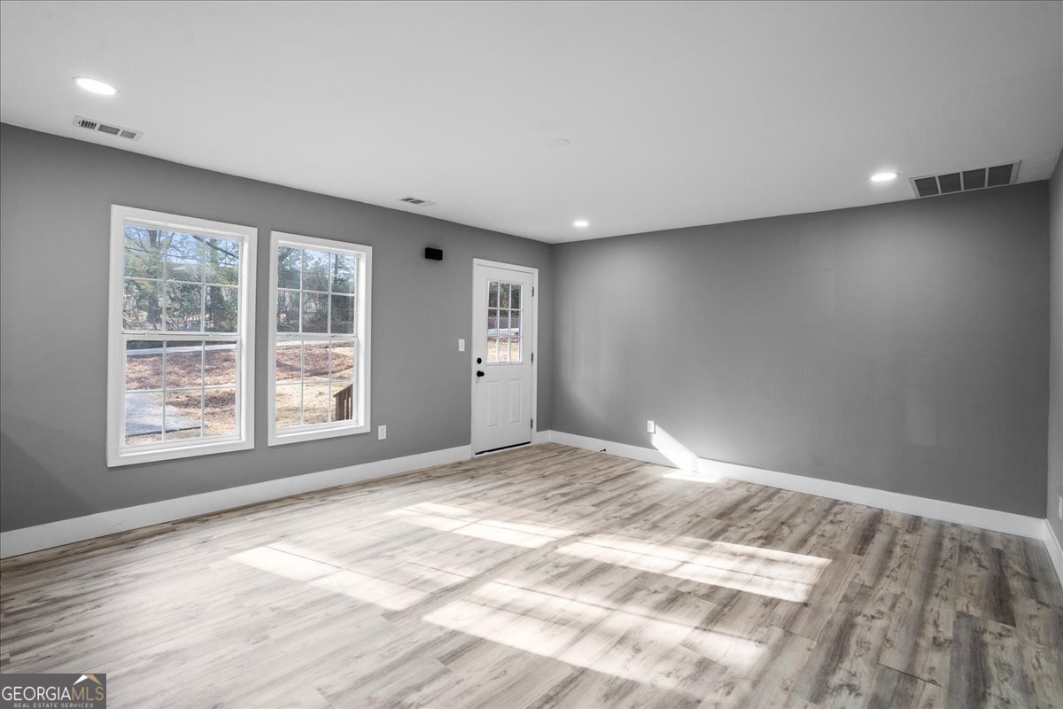 404 Walker Drive Property Photo 6