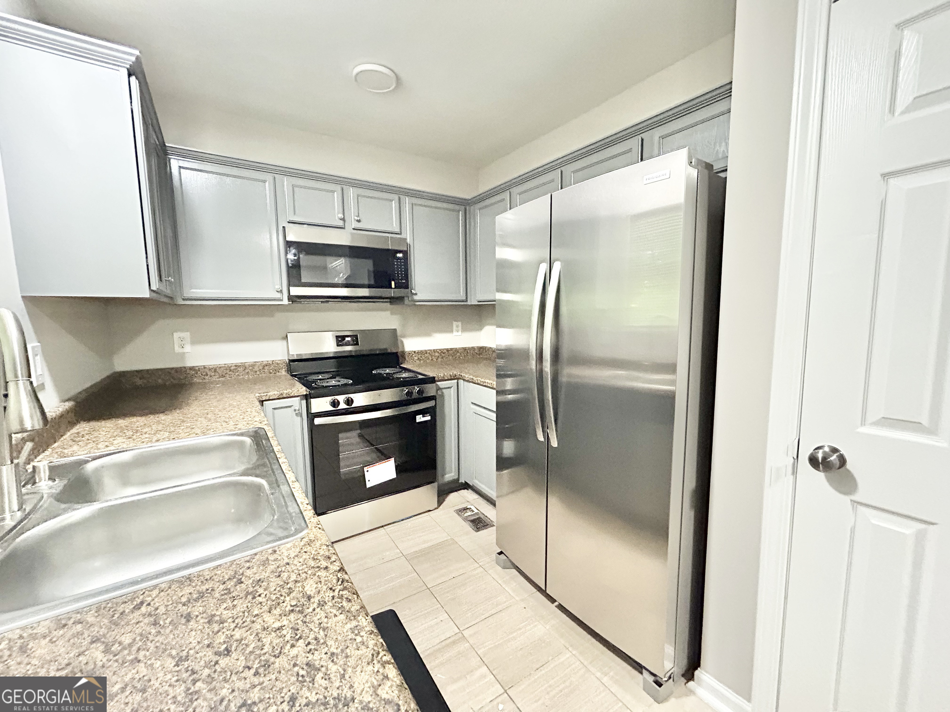 845 Store House Court # B Property Photo 3