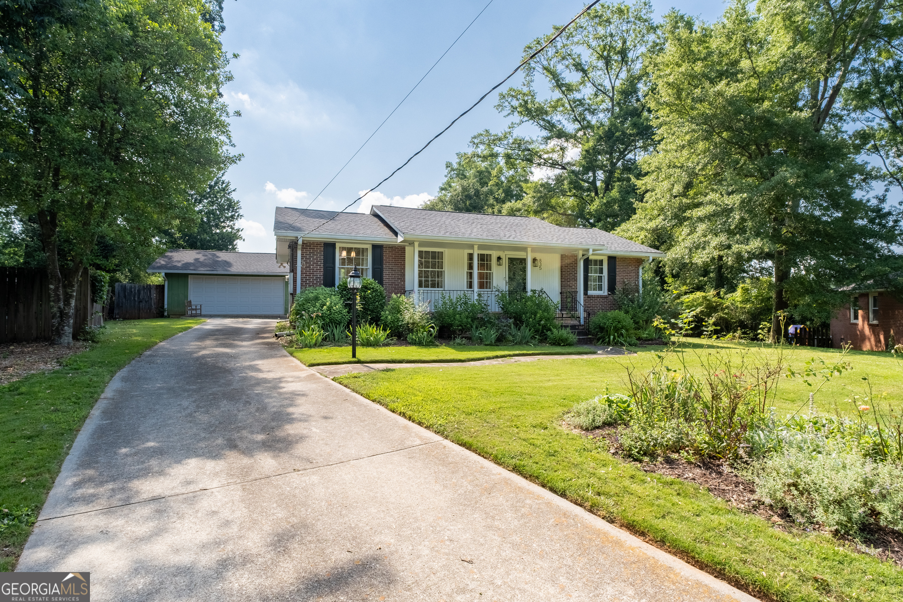 835 Alberson Court Property Photo 1