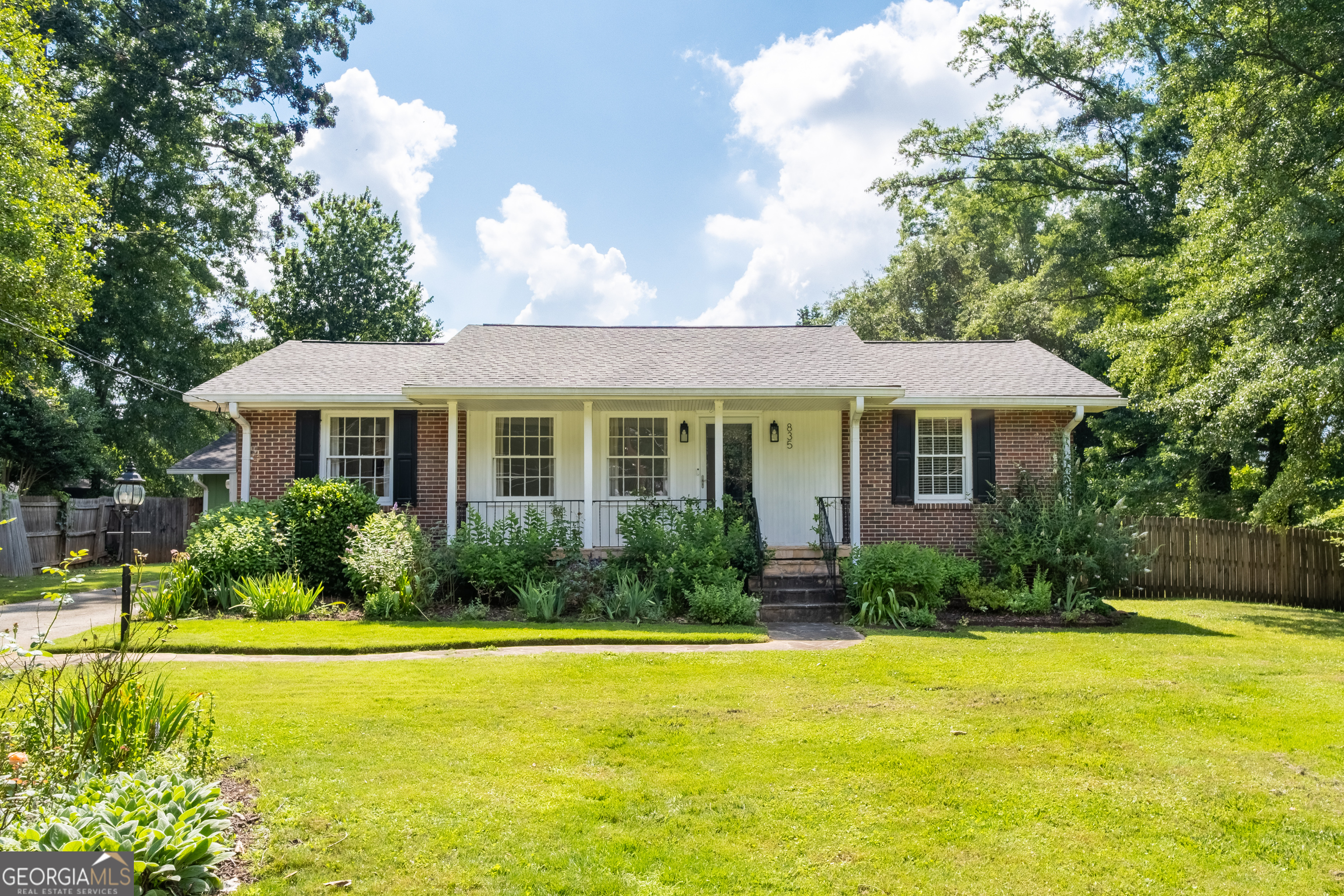 835 Alberson Court Property Photo 1
