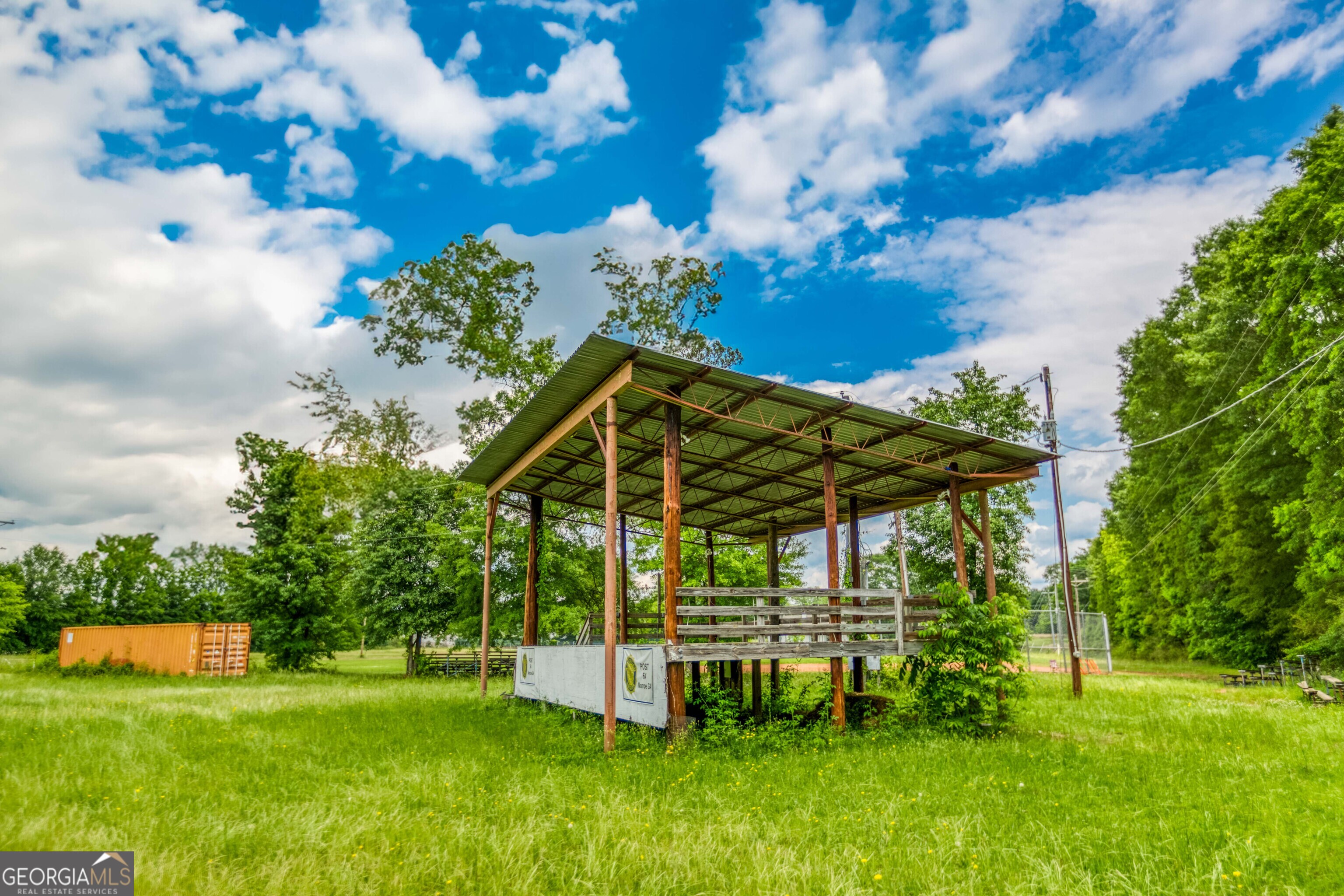 1320 E Church Street Property Photo 6