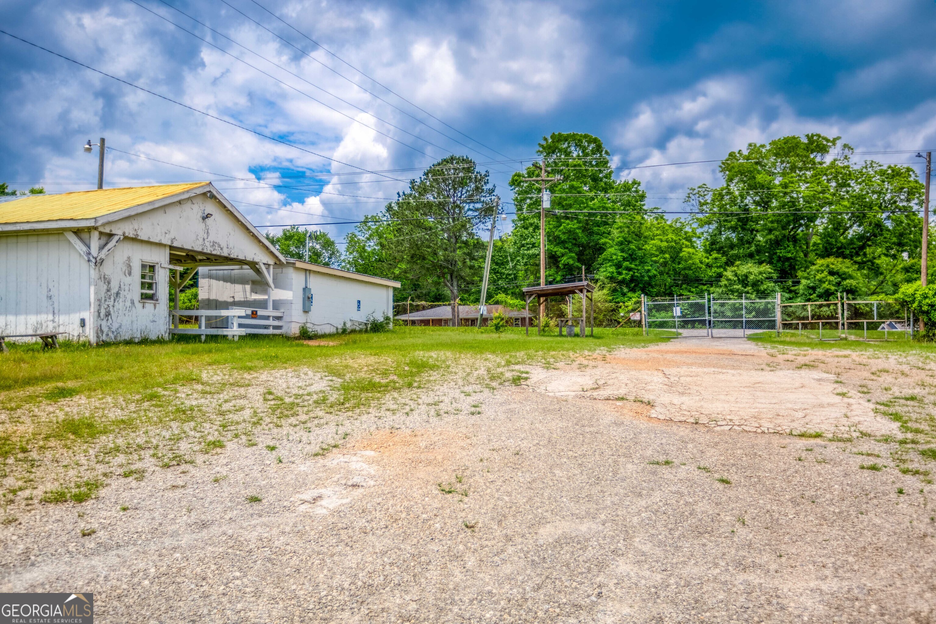 1320 E Church Street Property Photo 11