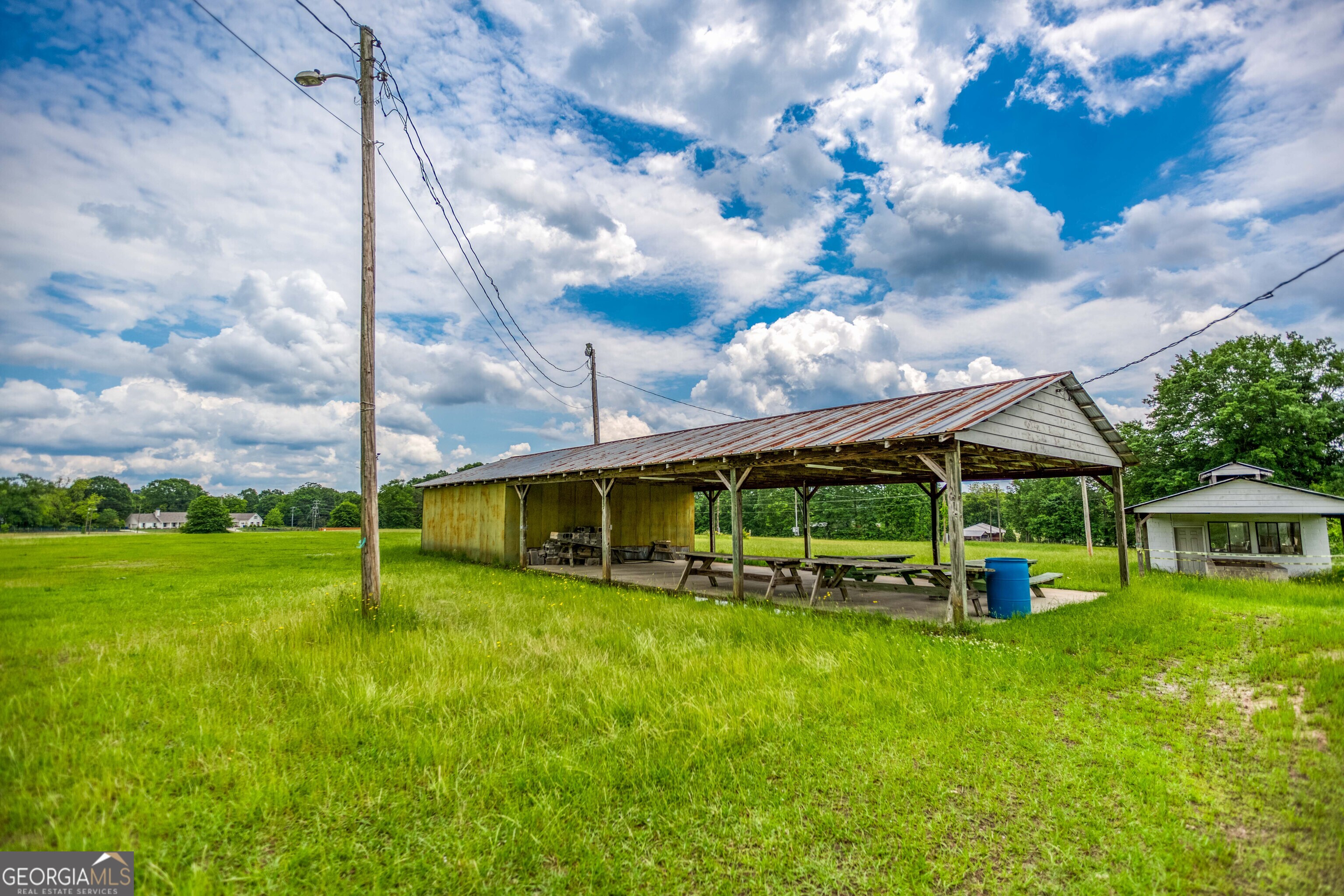 1320 E Church Street Property Photo 15